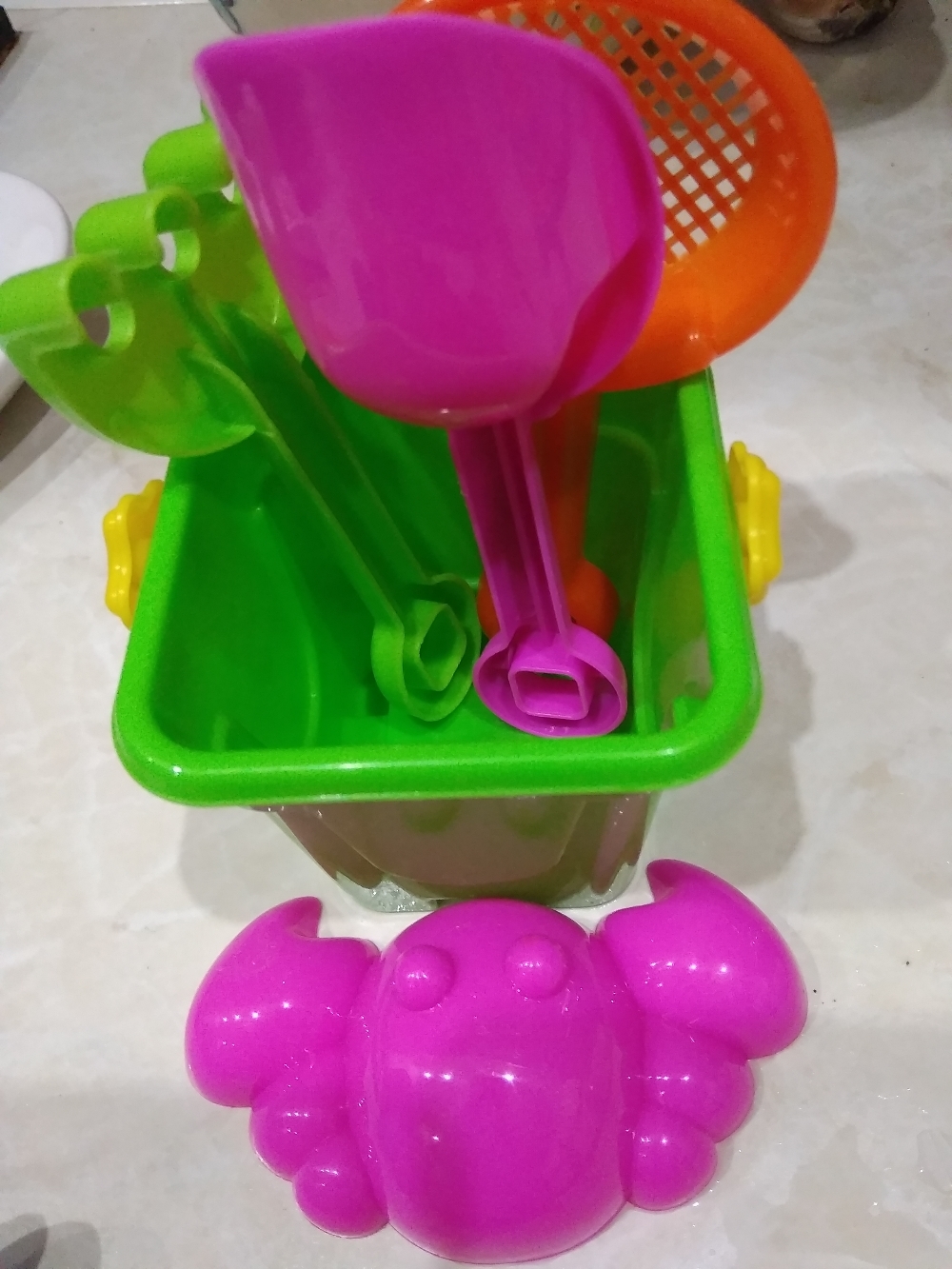 Фотография покупателя товара Песочный набор «Малыш», 5 предметов, объём ведра 0,15 л, цвета МИКС - Фото 1