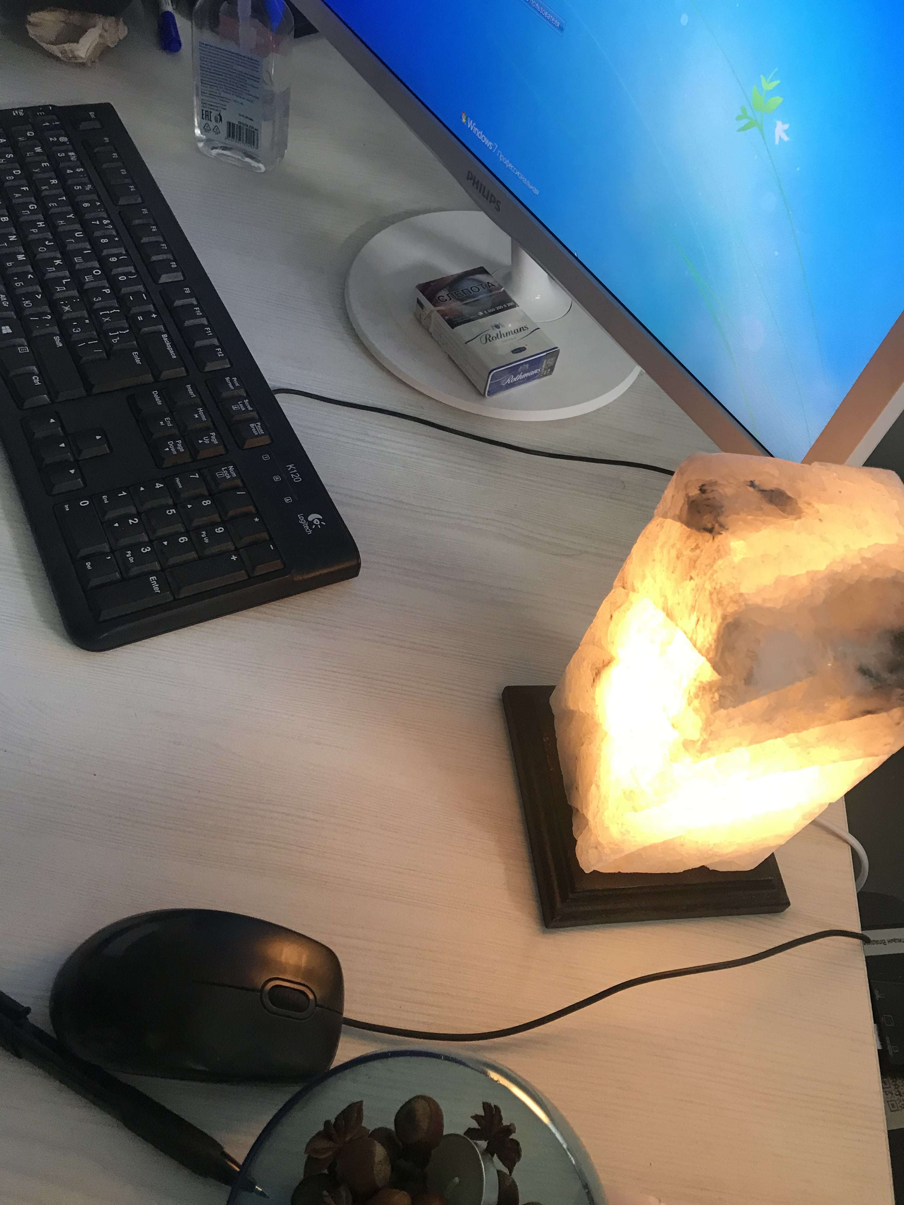 Фотография покупателя товара Соляная лампа "Элегант", цельный кристалл, 19.5 см, 3 кг - Фото 4