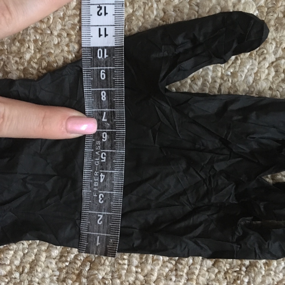 Фотография покупателя товара Набор перчаток хозяйственных Доляна, нитрил, размер L, 10 шт./5 пар, цвет чёрный - Фото 7