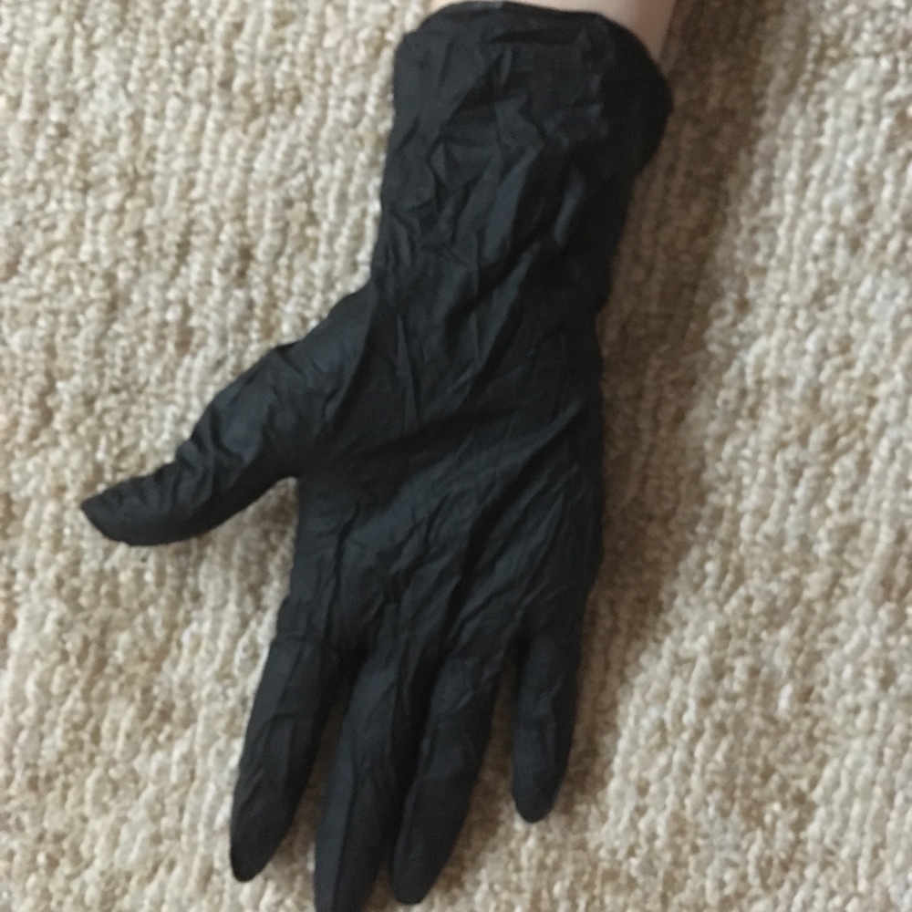 Фотография покупателя товара Набор перчаток хозяйственных Доляна, нитрил, размер L, 10 шт./5 пар, цвет чёрный - Фото 4