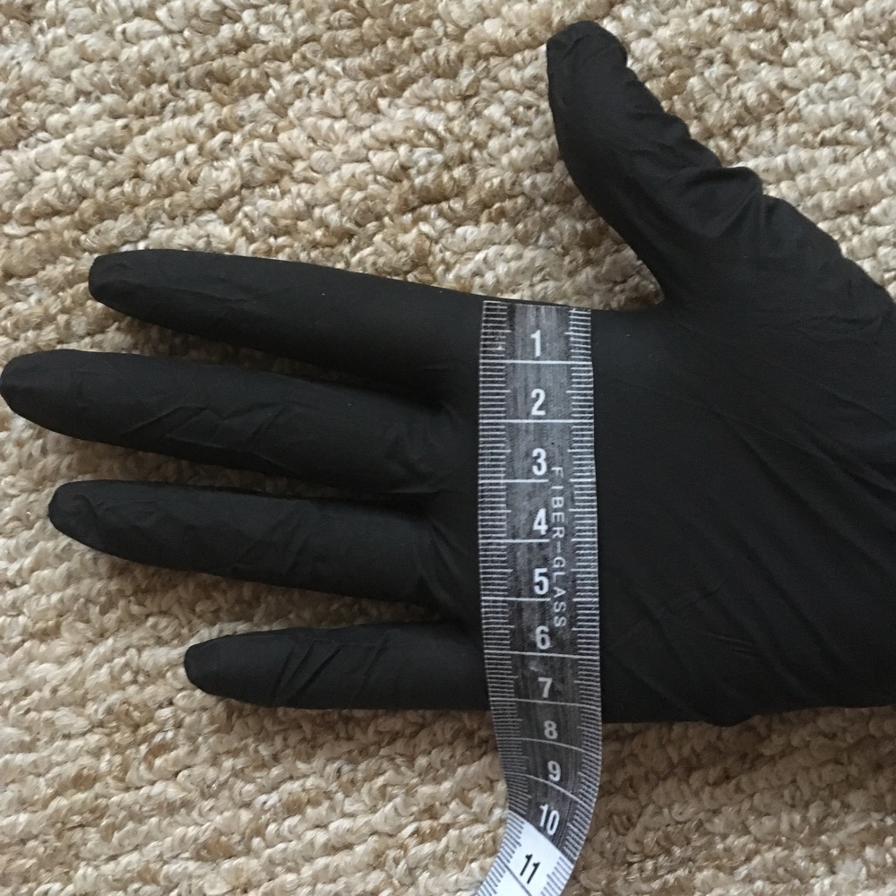 Фотография покупателя товара Набор перчаток хозяйственных Доляна, нитрил, размер S, 10 шт/уп, цвет чёрный - Фото 4