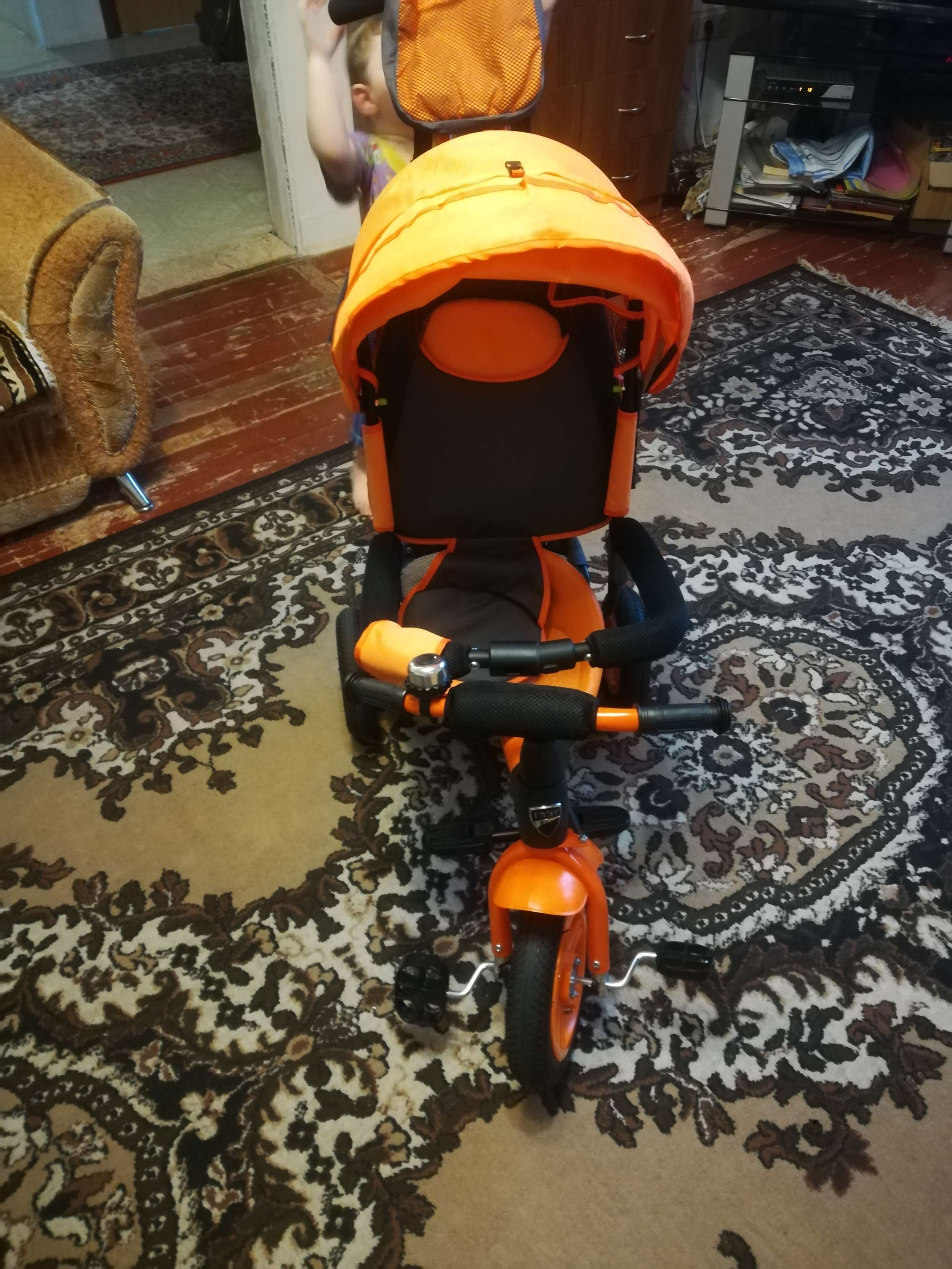 Фотография покупателя товара Велосипед трёхколёсный «Лучик Vivat 1», надувные колёса 10"/8", цвет оранжевый