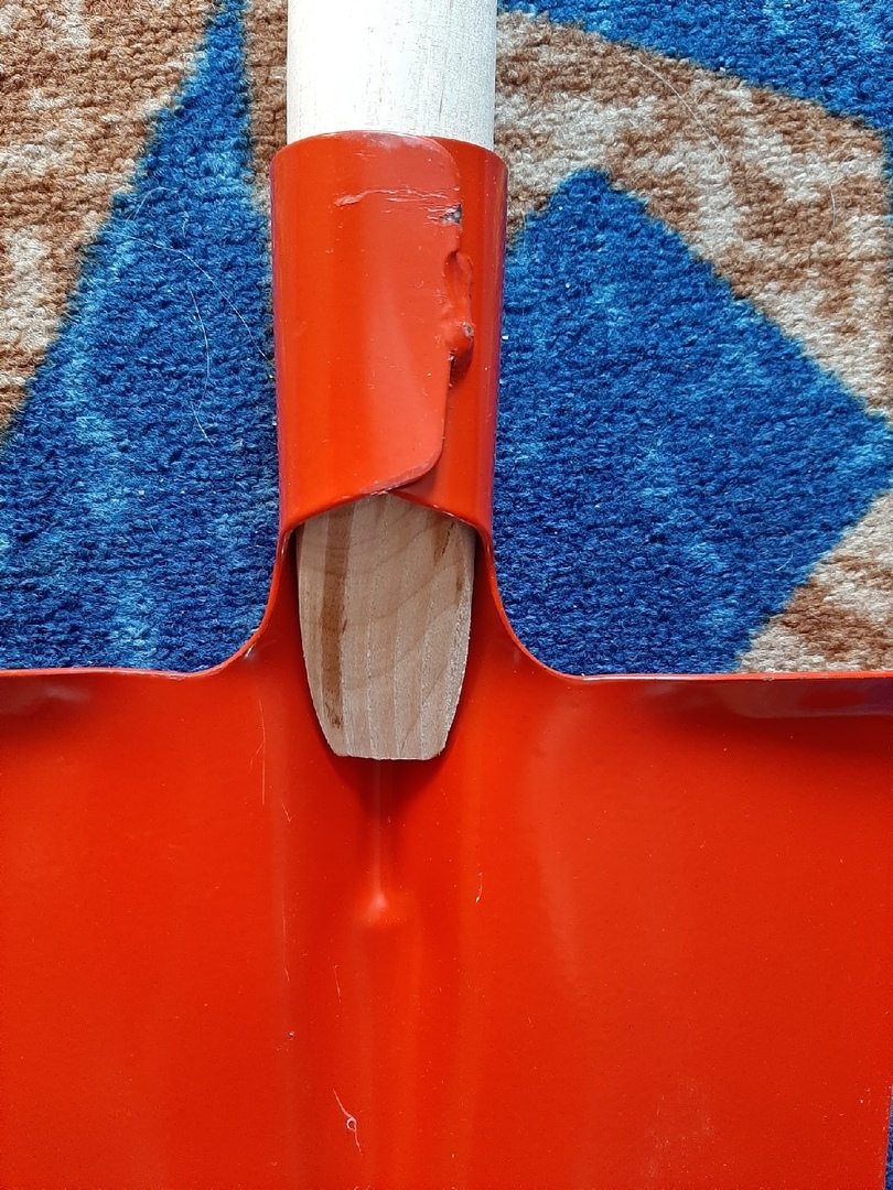 Фотография покупателя товара Лопата штыковая, острая, деревянный черенок, с ручкой, «Дачная Соната» - Фото 2