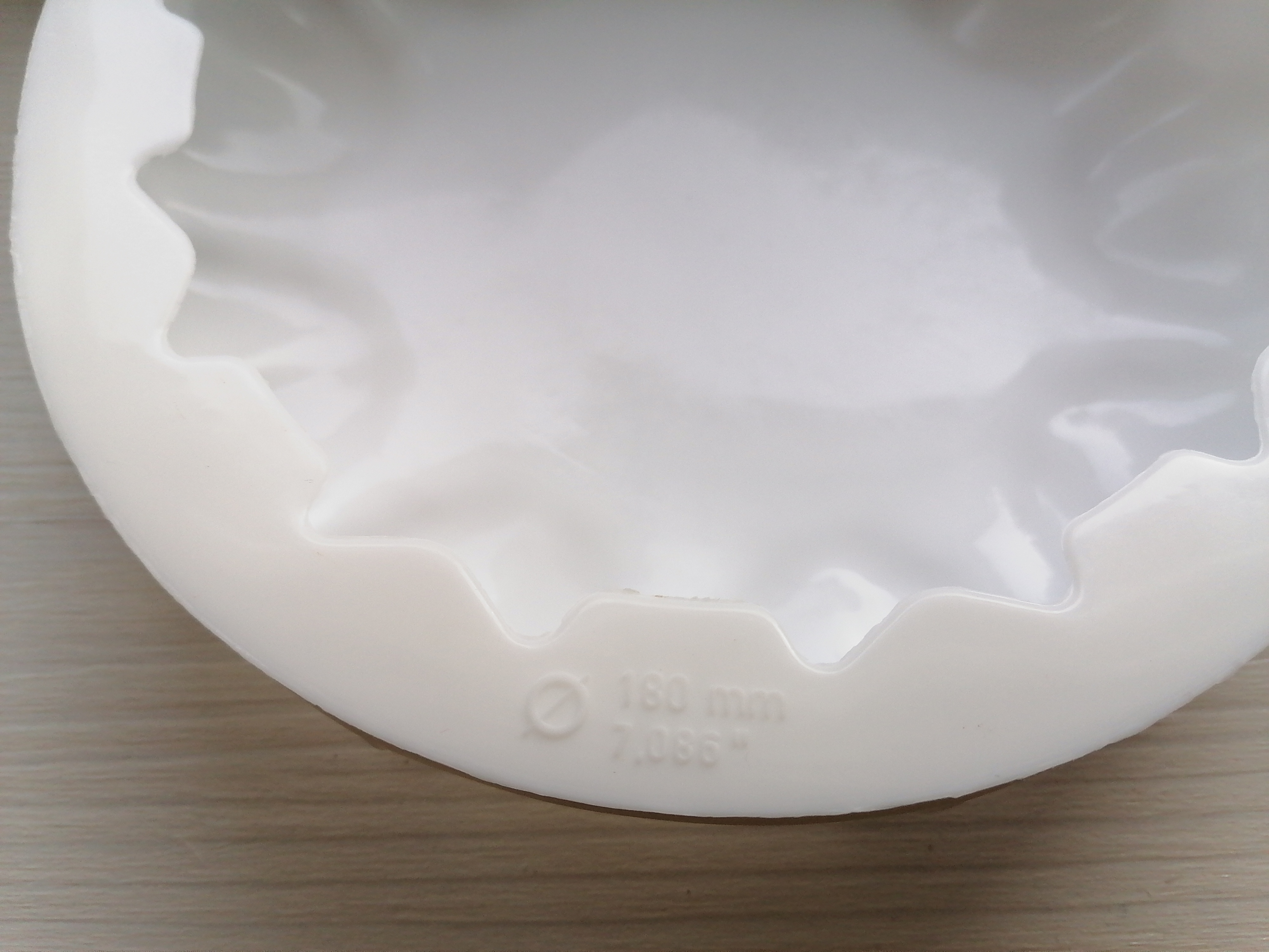 Фотография покупателя товара Форма силиконовая для муссовых десертов и выпечки Доляна «Муссиль», 19×4,7 см, цвет белый