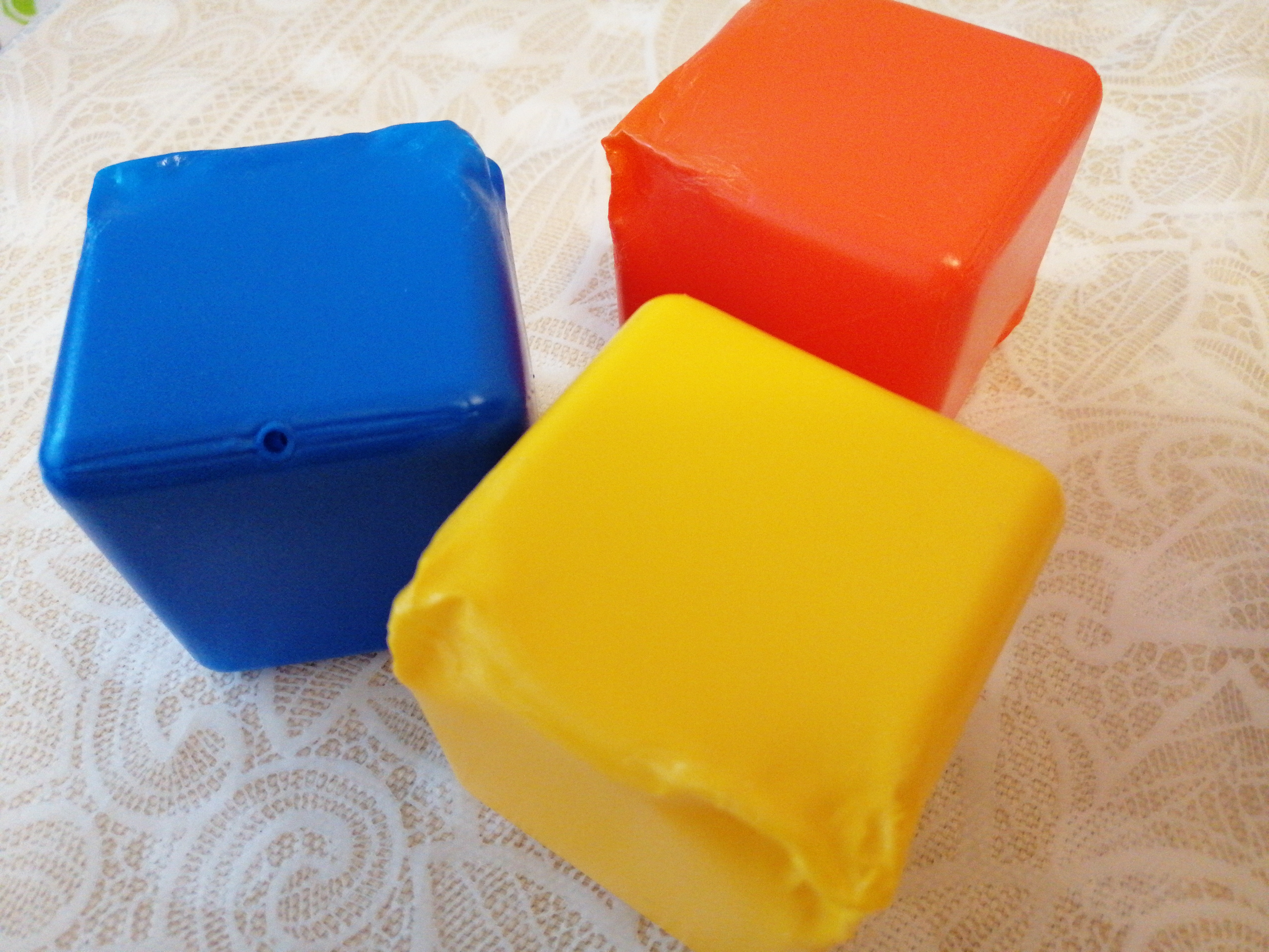 Фотография покупателя товара Набор цветных кубиков, 9 штук 6 х 6 см - Фото 3