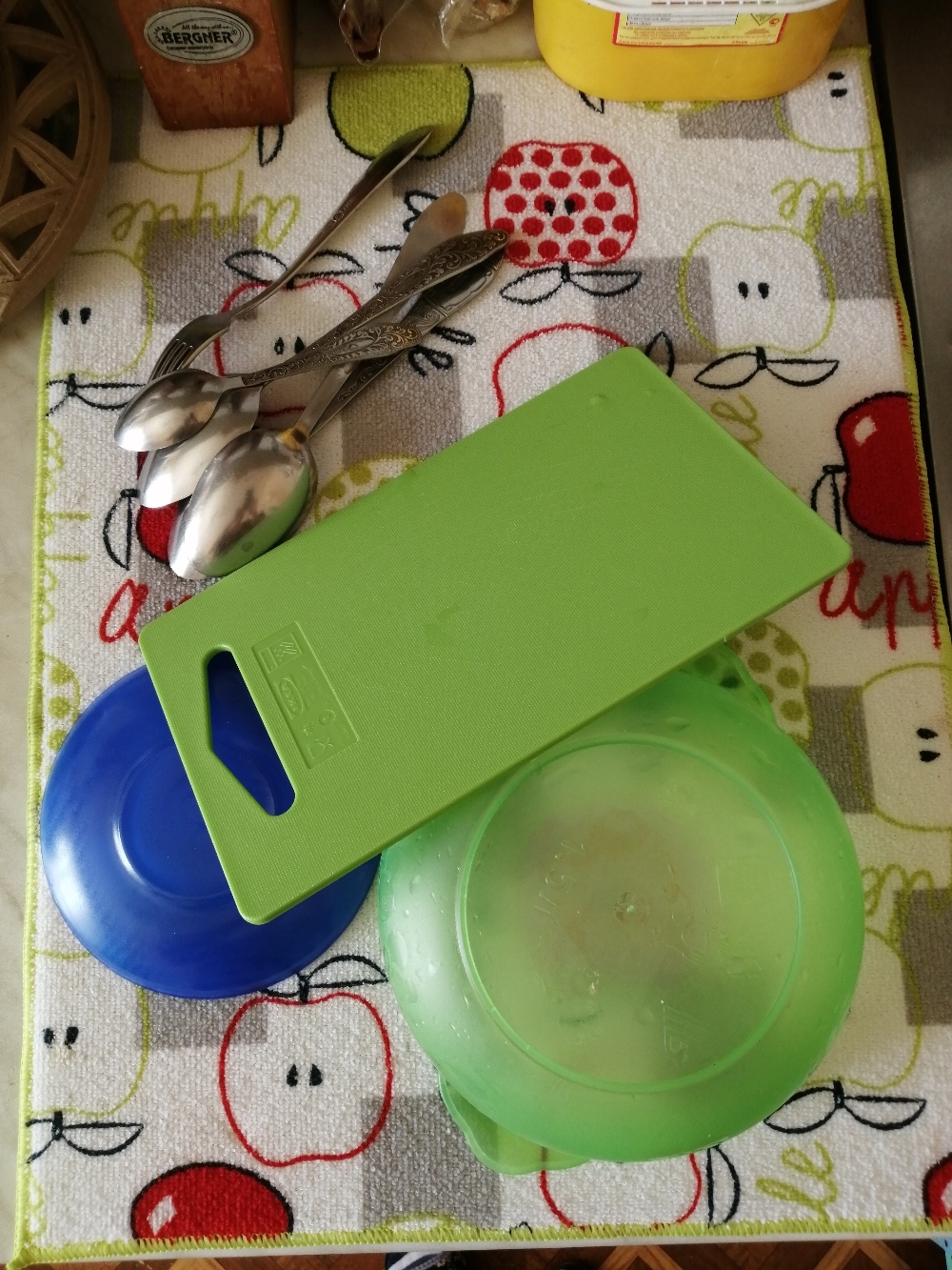 Фотография покупателя товара Коврик для сушки посуды Доляна «Яблоки», 38×51 см, микрофибра - Фото 1