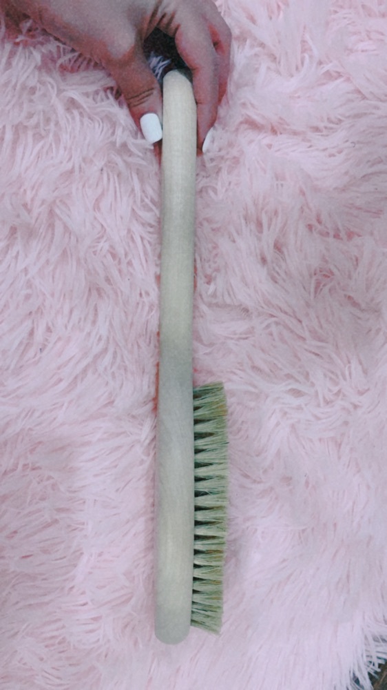 Фотография покупателя товара Щётка для сухого массажа Доляна, с ручкой, натуральная щетина
