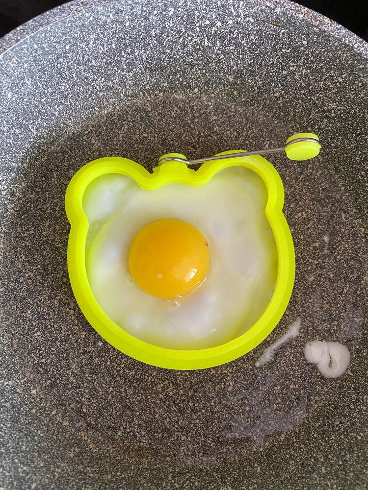 Фотография покупателя товара Форма для оладий и яичницы 10 см "Мишка", цвета МИКС - Фото 2