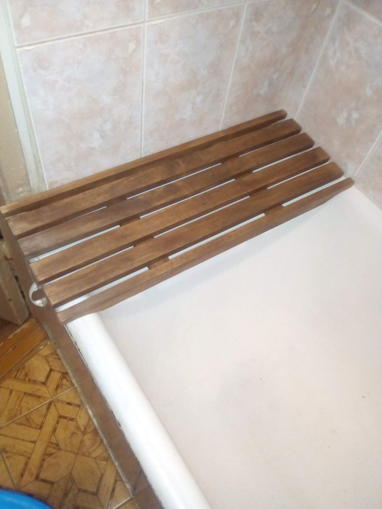 Фотография покупателя товара Решётка в ванну с водоотталкивающим покрытием, 68×26×3 см, сосна - Фото 7