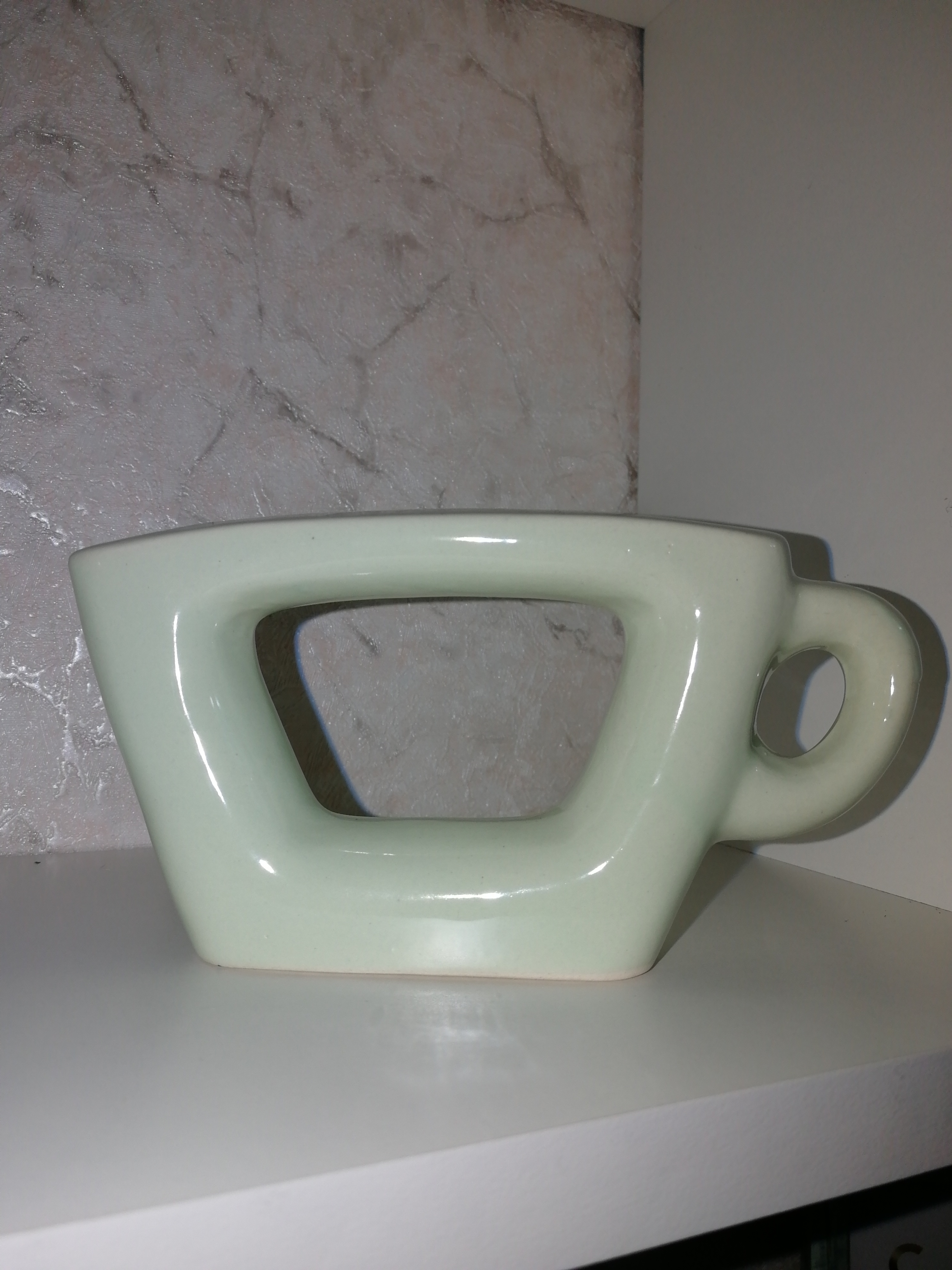 Фотография покупателя товара Ваза керамическая "Чашка", настольная, белая, 7 см - Фото 3