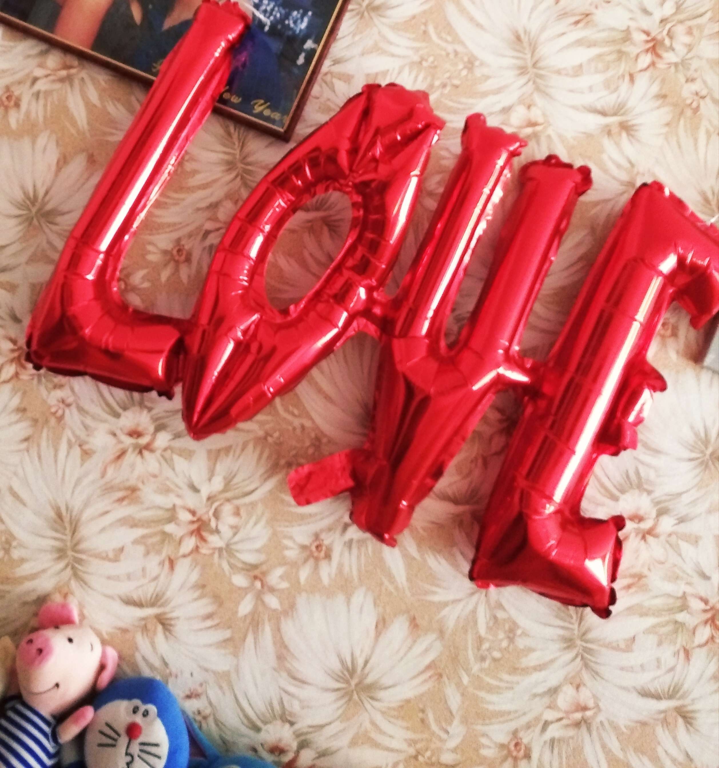 Фотография покупателя товара Шар фольгированный "Надпись Любовь" 38", заглавные буквы, цвет красный - Фото 1