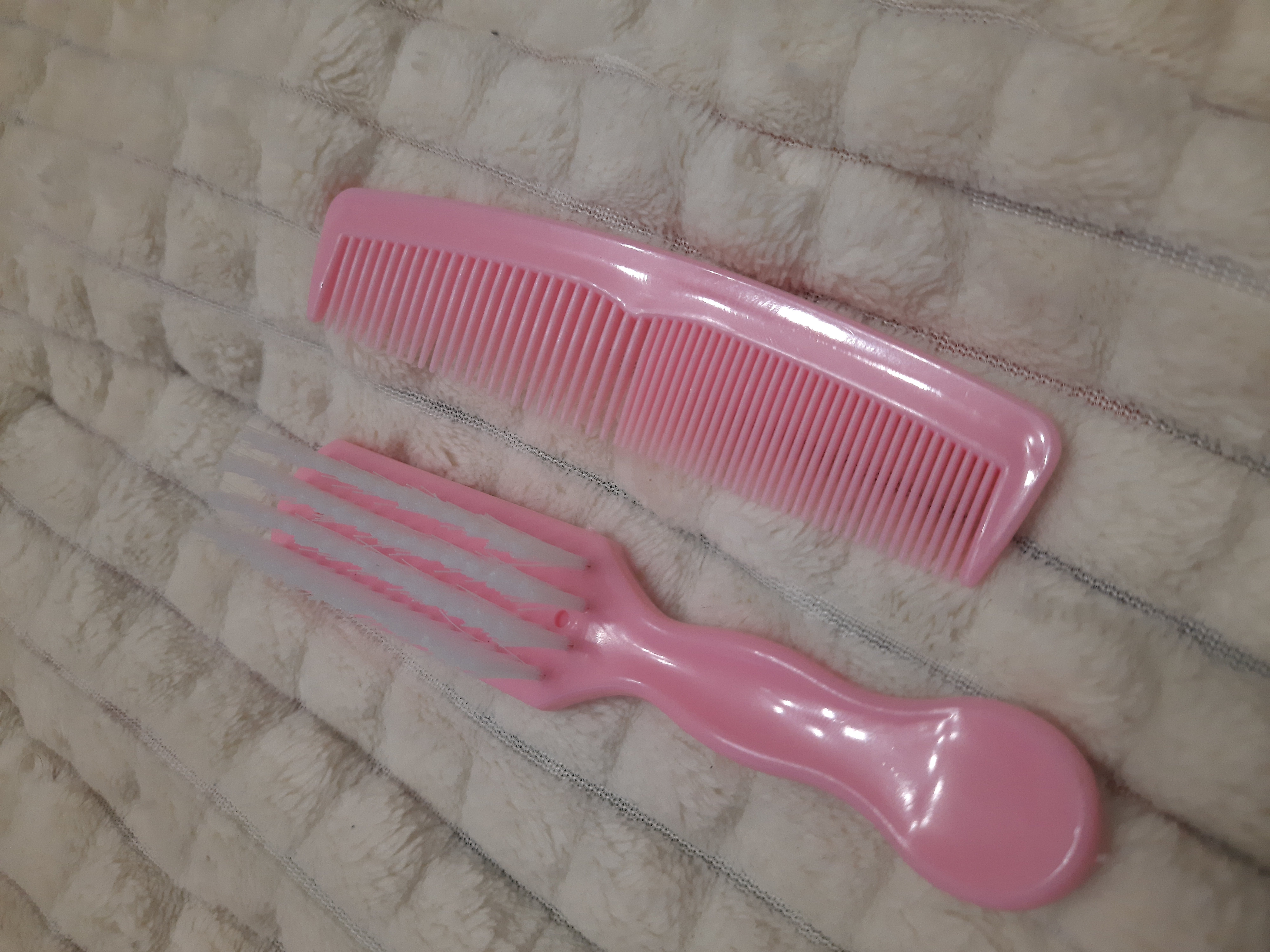 Фотография покупателя товара Расчёска детская + массажная щётка для волос, от 0 мес., цвета МИКС