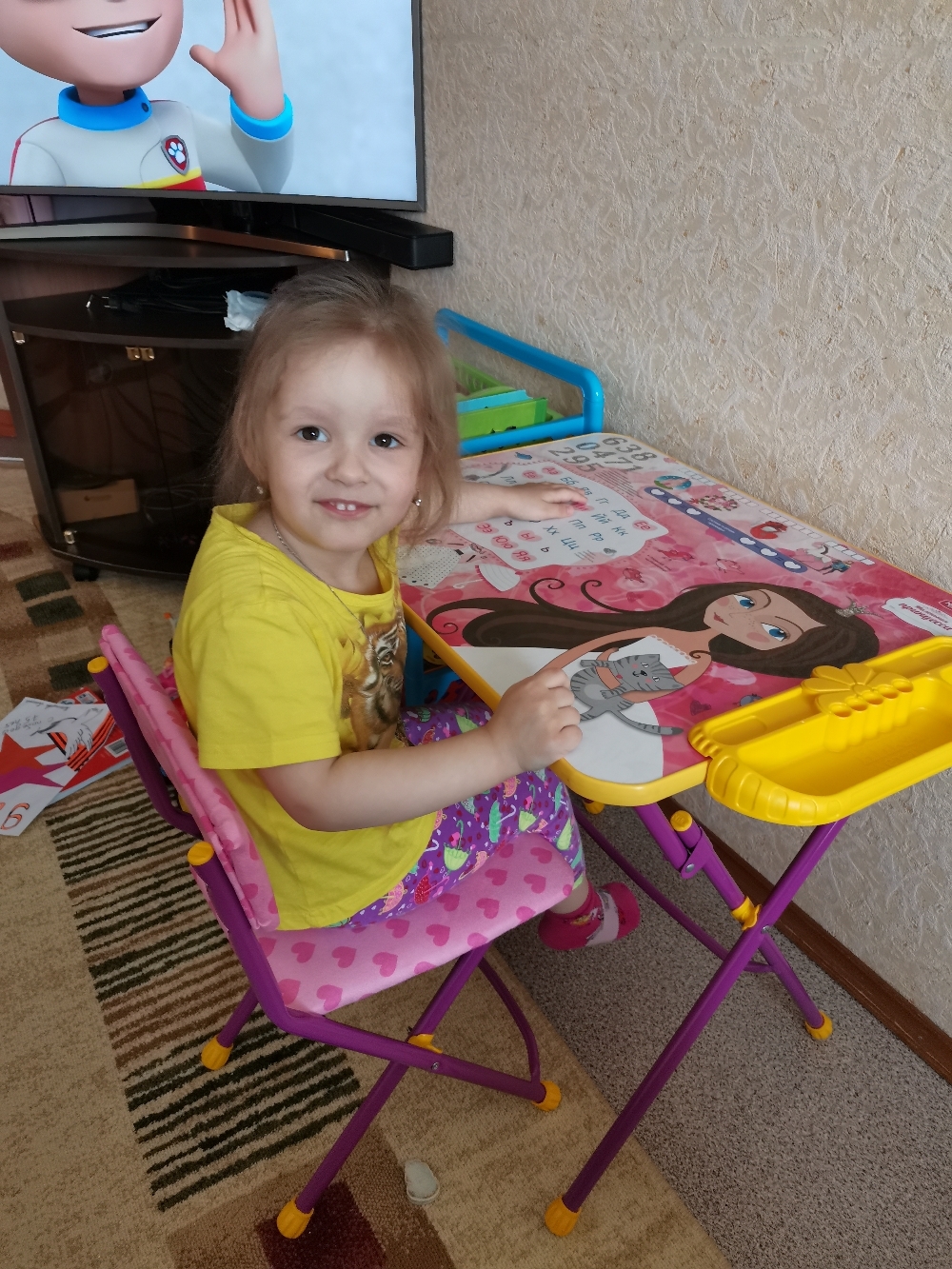 Фотография покупателя товара Комплект детской мебели «Никки. Маленькая принцесса» складной, цвета стула МИКС - Фото 1