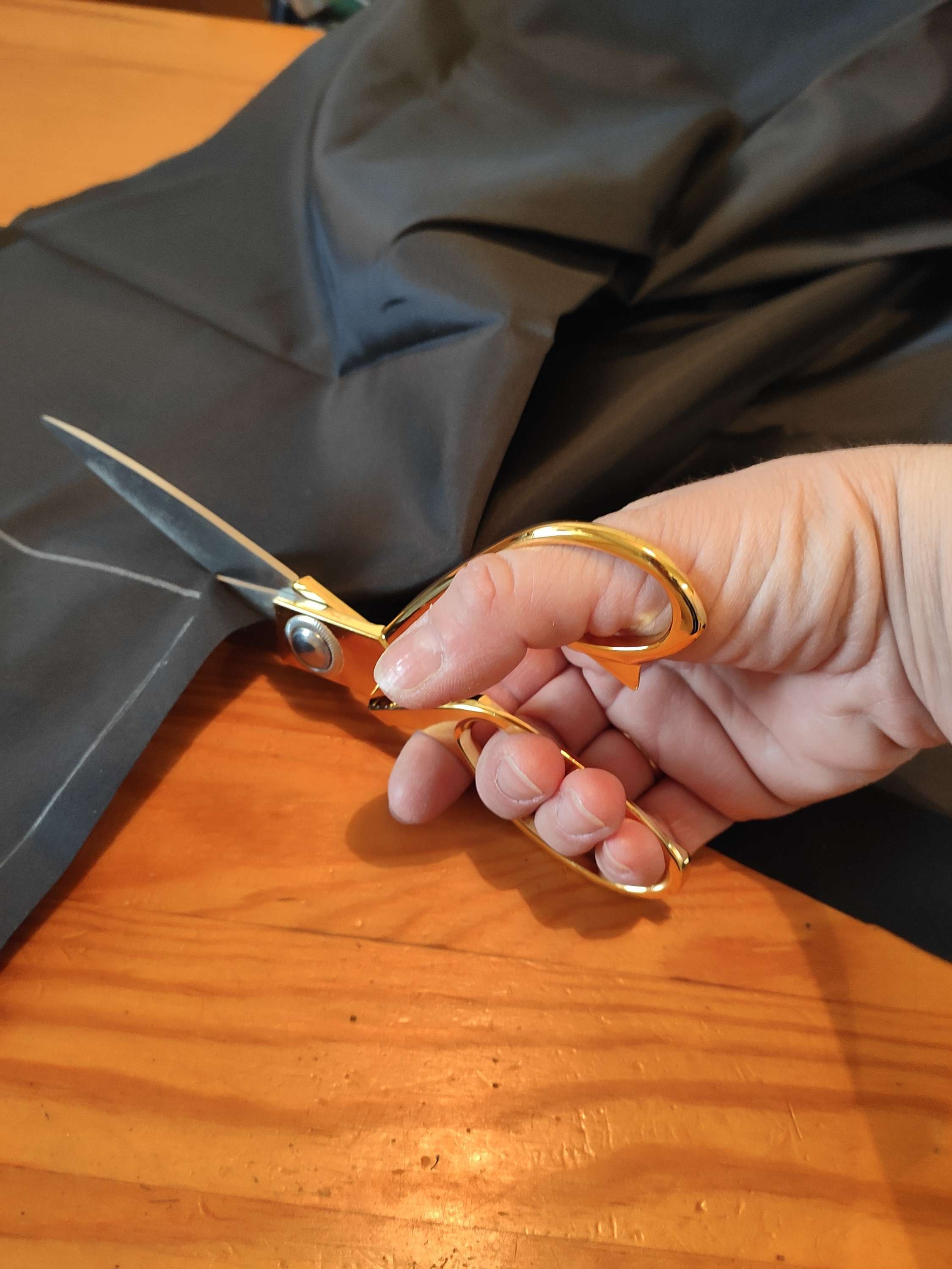 Фотография покупателя товара Ножницы закройные, скошенное лезвие, 8", 20 см, цвет золотой - Фото 9