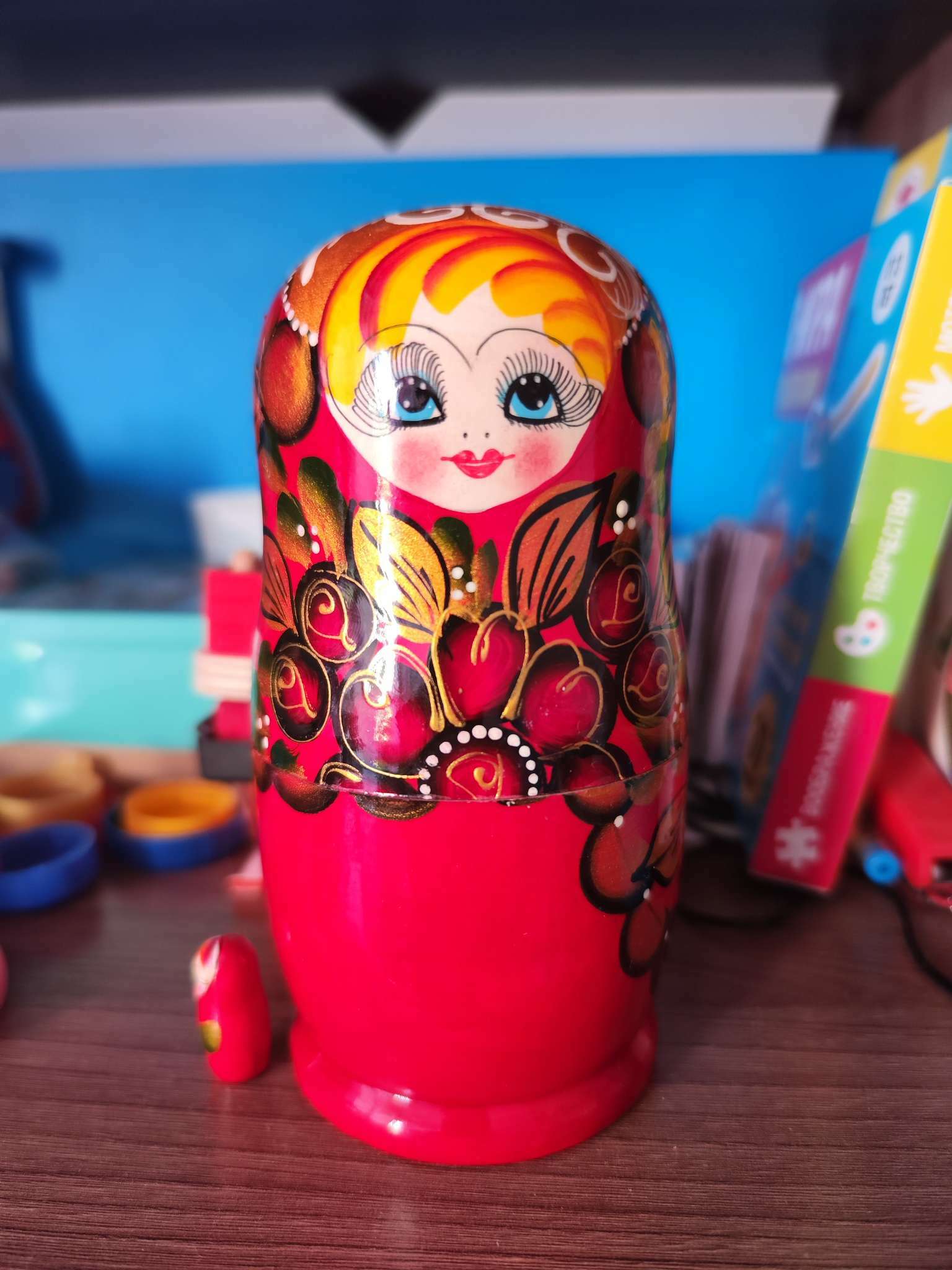 Фотография покупателя товара Матрёшка 5-ти кукольная "Аля" бутоны , 14-15см, ручная роспись. - Фото 1