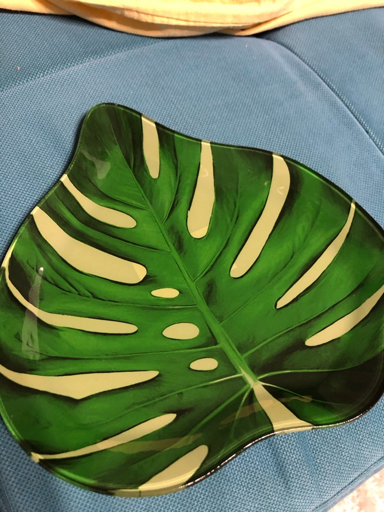 Фотография покупателя товара Блюдо стеклянное сервировочное Доляна «Монстера», 21×21 см, цвет зелёный