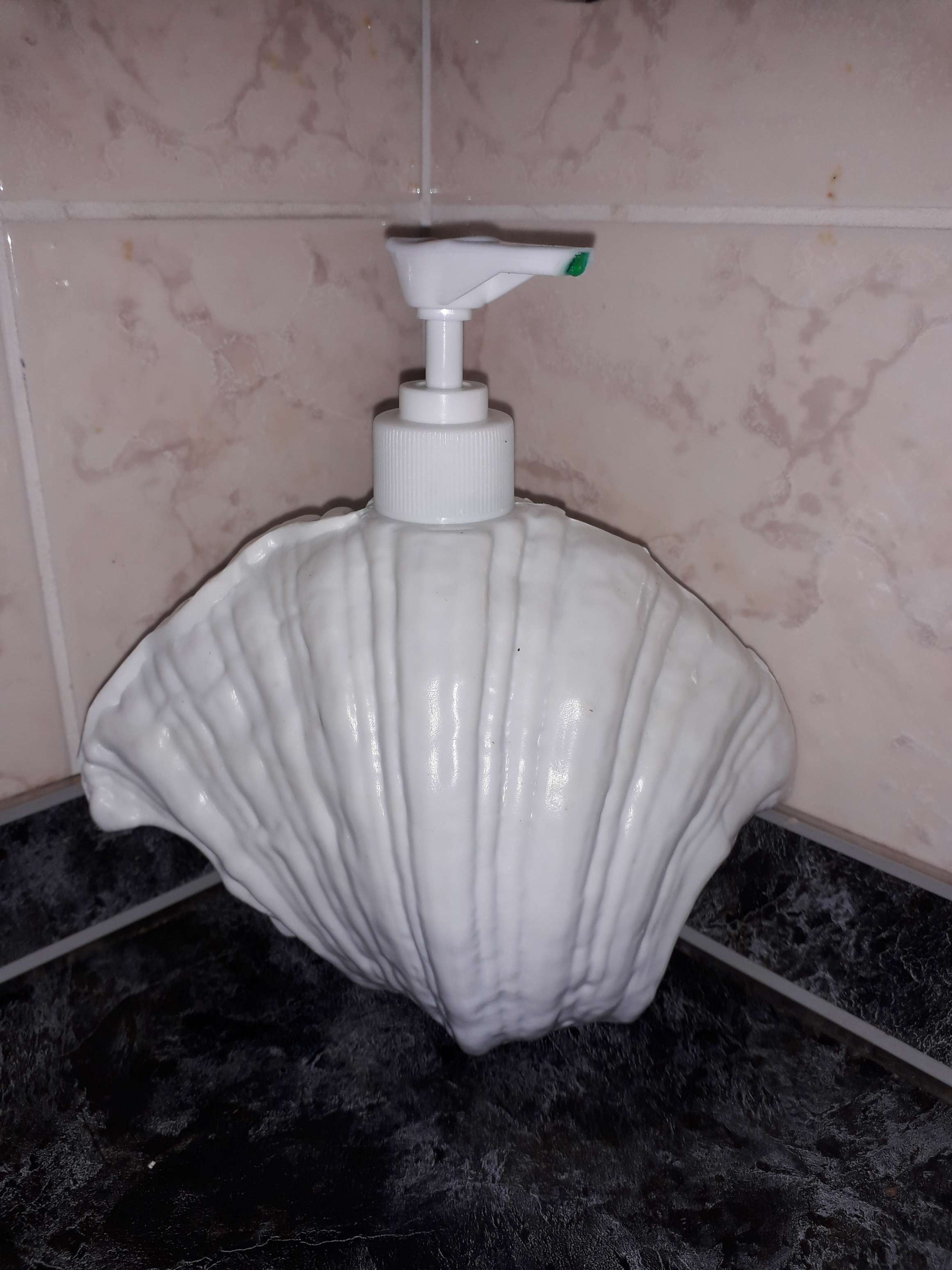 Фотография покупателя товара Дозатор для жидкого мыла «Раковина», цвет МИКС - Фото 1