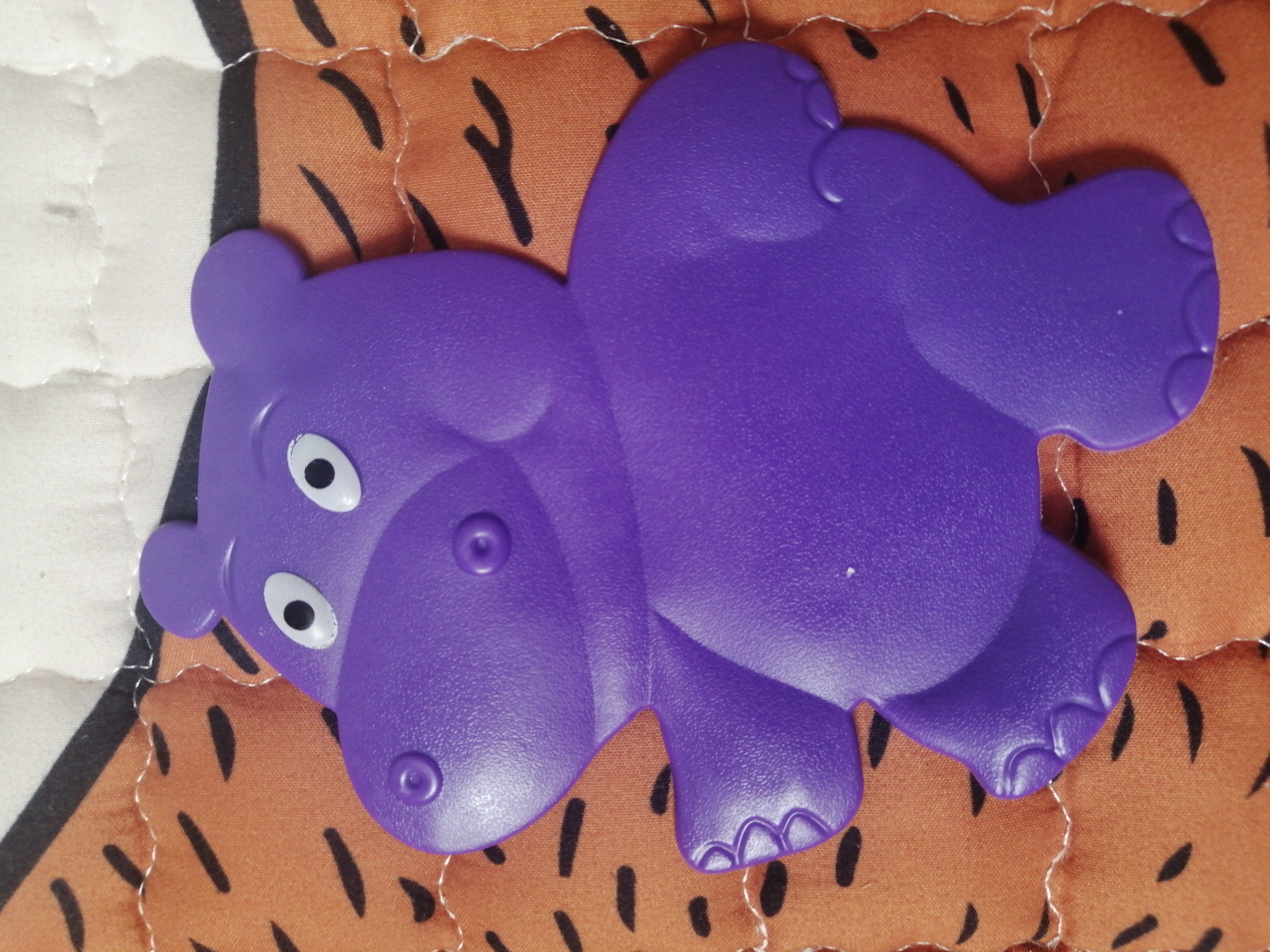 Фотография покупателя товара Мини-коврик для ванны Доляна «Бегемотик», 12×13 см, цвет фиолетовый - Фото 8