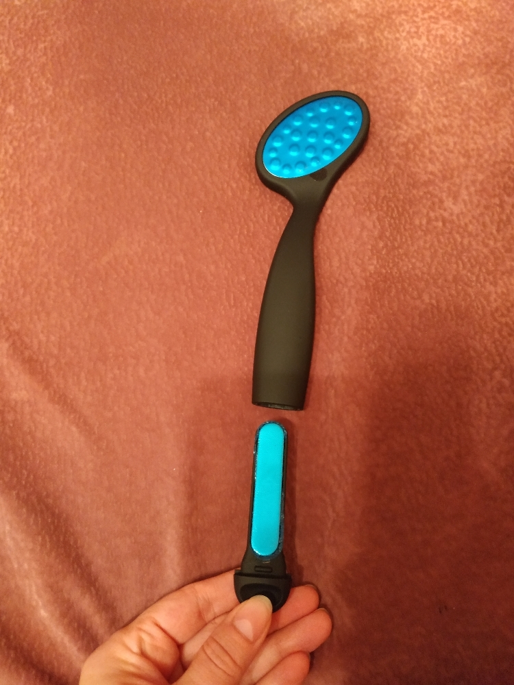 Фотография покупателя товара Тёрка для ног, лазерная, двусторонняя, с пилкой, прорезиненная ручка, 22 см, цвет чёрный - Фото 1