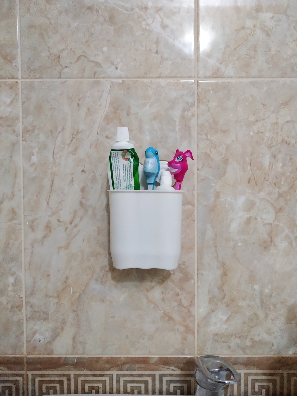 Фотография покупателя товара Держатель для ванных принадлежностей на присосках "Белая коллекция" - Фото 2