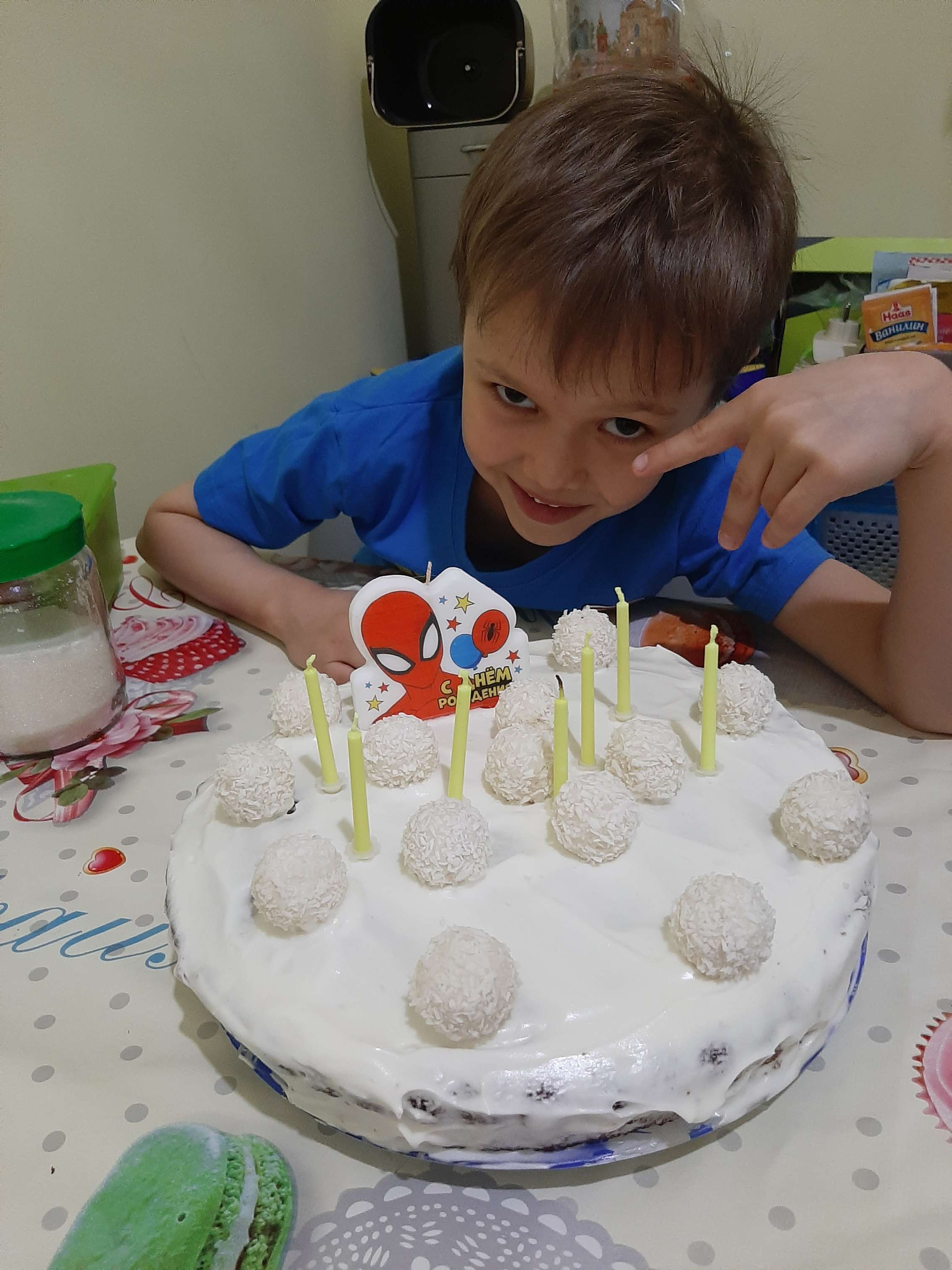 Фотография покупателя товара Свеча в торт "С Днем Рождения!", Человек-паук, 8×8 см - Фото 2