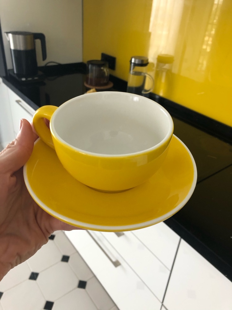 Фотография покупателя товара Чайная пара «Карамель»: чашка 250 мл, блюдце 15,5 см, цвет жёлтый - Фото 2