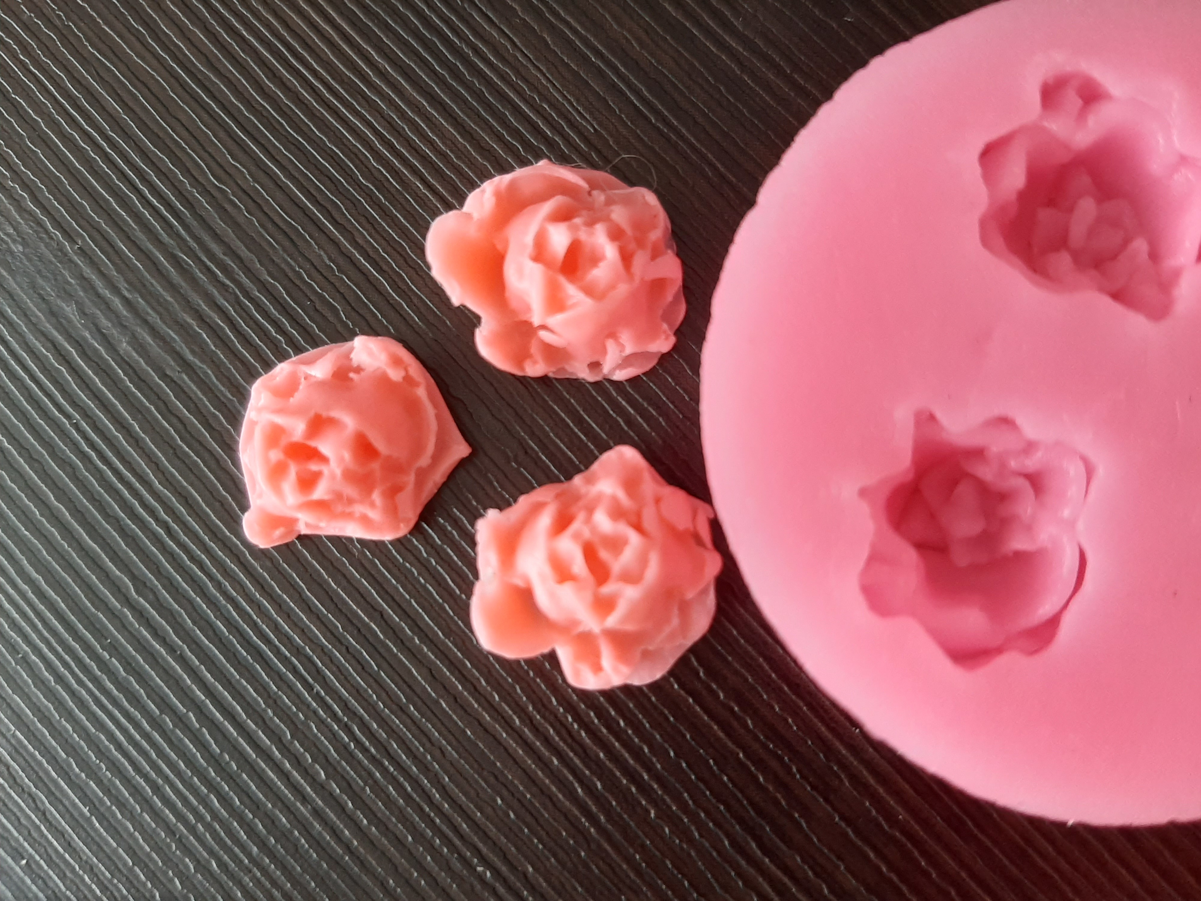 Фотография покупателя товара Молд Доляна «Три малых розы», силикон, 4,5 см, цвет розовый - Фото 6