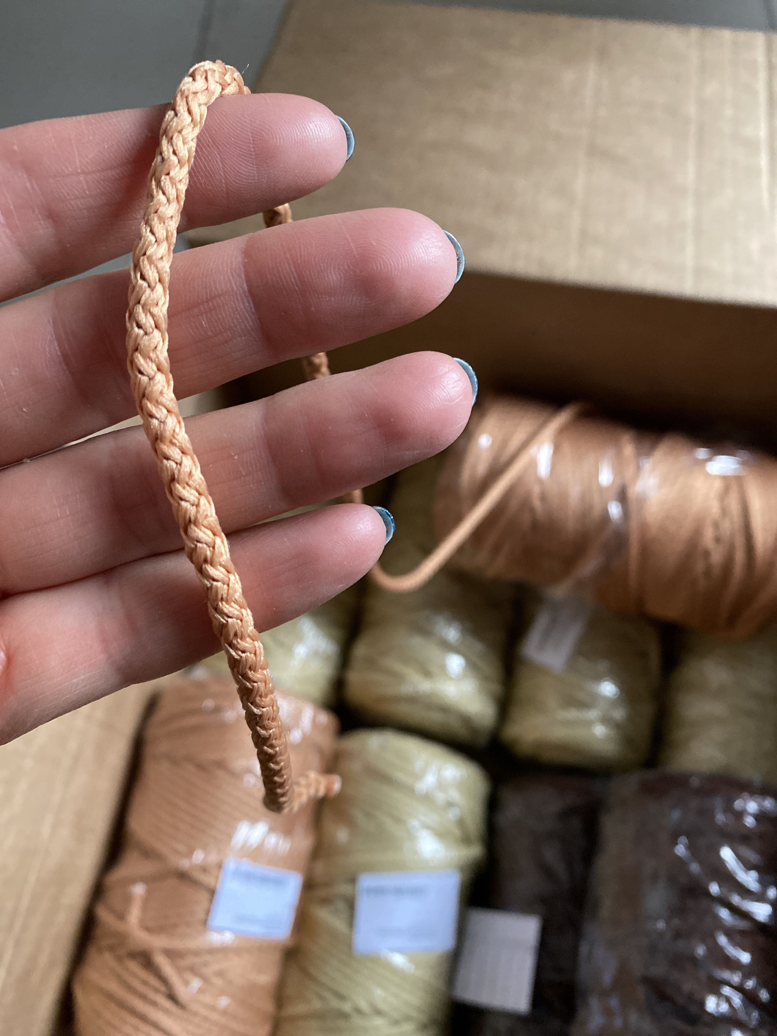 Фотография покупателя товара Шнур для вязания с сердечником 100% полиэфир, ширина 5 мм 100м/550гр (155 молочный) - Фото 10