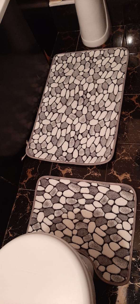 Фотография покупателя товара Набор ковриков для ванной и туалета Доляна «Галька», 2 шт, 40×49, 50×80 см - Фото 15