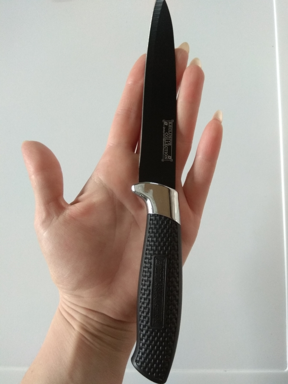 Фотография покупателя товара Нож кухонный с антиналипающим покрытием Доляна «Супер-блэк», лезвие 13 см, цвет чёрный - Фото 3