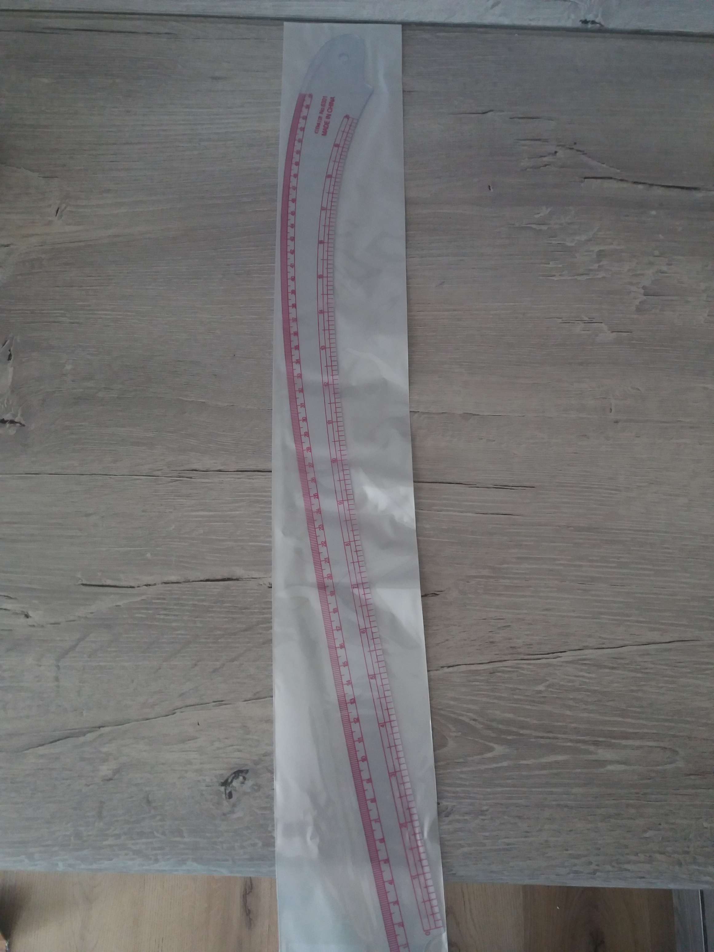 Фотография покупателя товара Лекало портновское метрическое «Сабля», 60 × 7 см, толщина 0,5 мм, цвет прозрачный