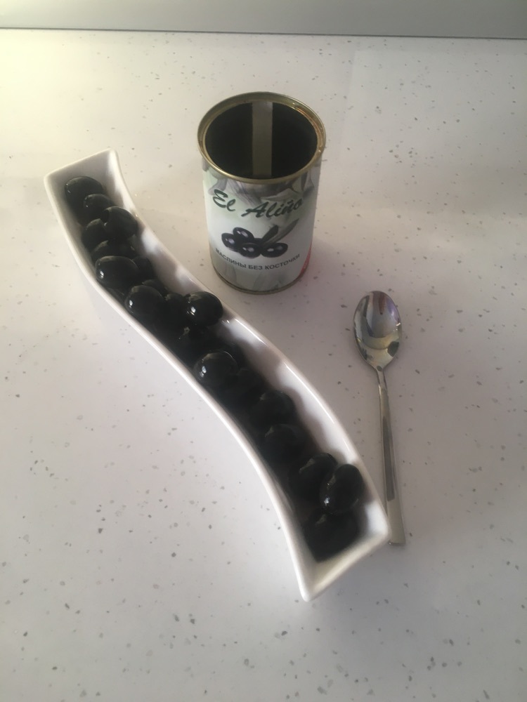 Фотография покупателя товара Блюдо фарфоровое для оливок Magistro «Бланш», 29,5×6 см, цвет белый - Фото 48