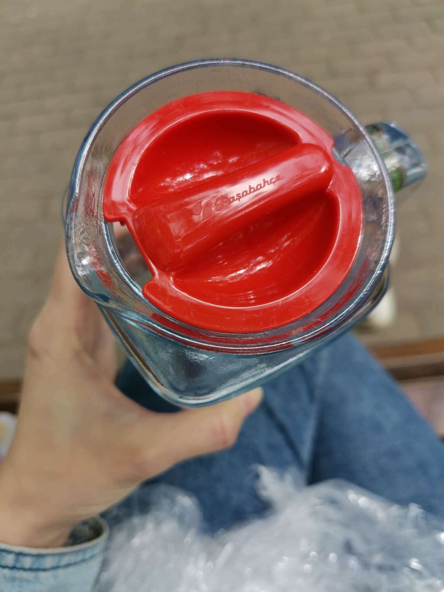 Фотография покупателя товара Кувшин стеклянный «Фриго», 600 мл, пластиковая красная крышка - Фото 2