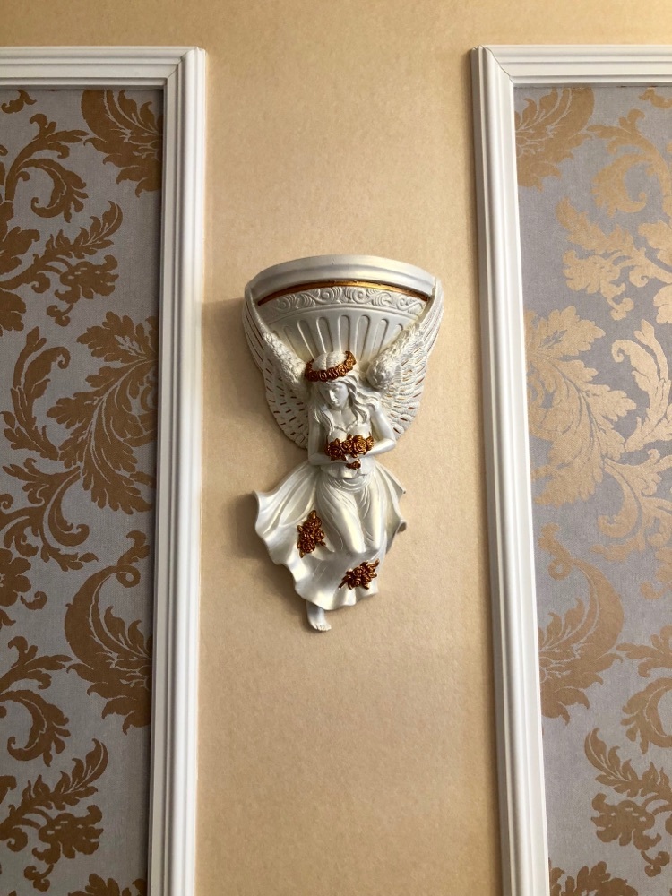 Фотография покупателя товара Кашпо настенное декоративное "Ангел", белое, гипс, 24х14х41 см - Фото 8