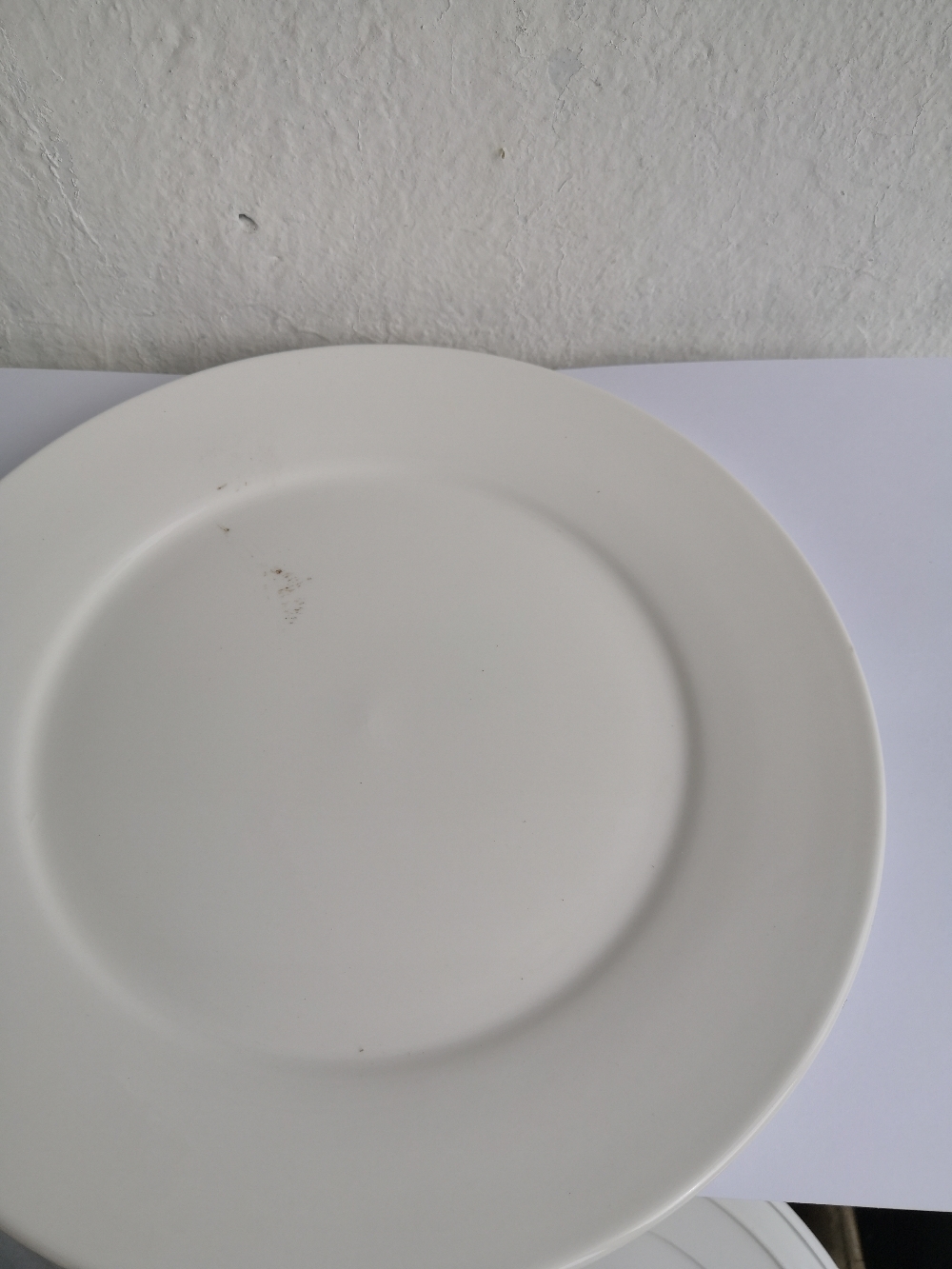 Фотография покупателя товара Тарелка фарфоровая обеденная Доляна White Label, d=22,6 см, цвет белый - Фото 1