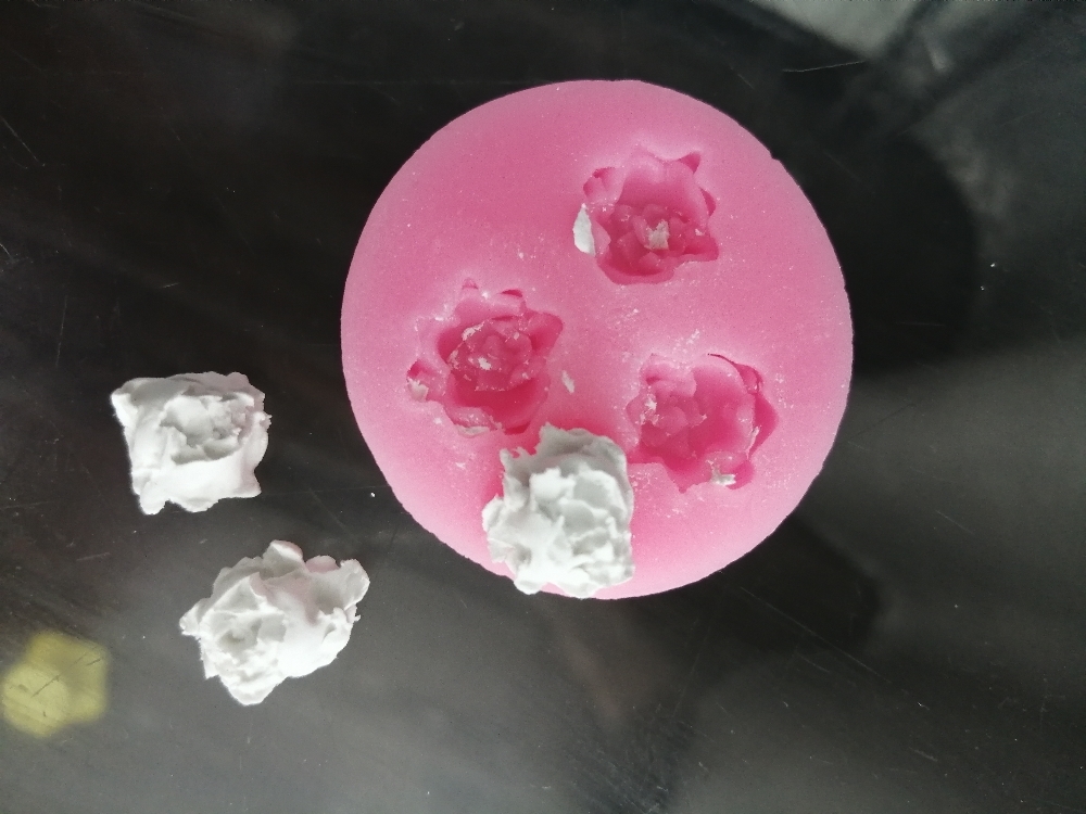 Фотография покупателя товара Молд Доляна «Три малых розы», силикон, 4,5 см, цвет розовый - Фото 19
