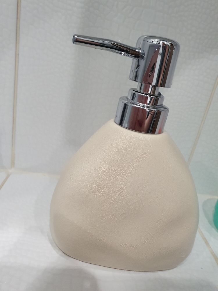 Фотография покупателя товара Дозатор для жидкого мыла Доляна «Мужской», 400 мл, цвет бежевый - Фото 4