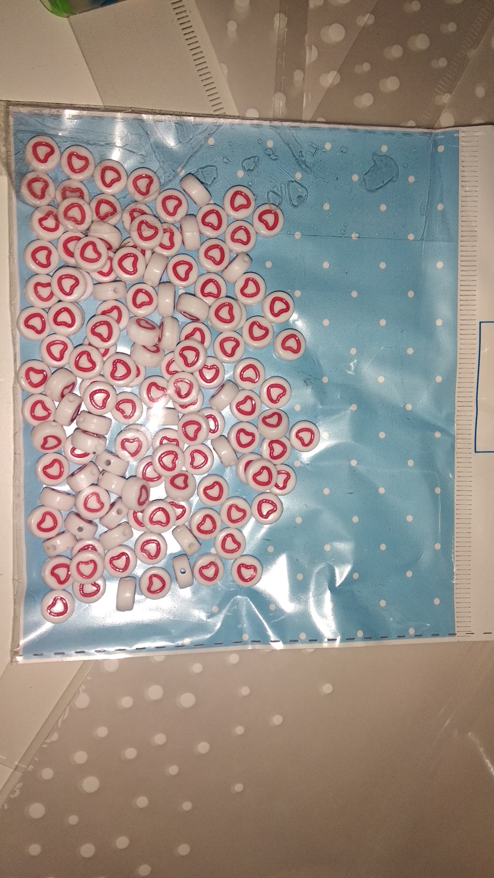 Фотография покупателя товара Бусины для творчества пластик "Красное сердце с белой серединкой" набор 20 гр 0,7х0,7х0,4 см  464563 - Фото 8