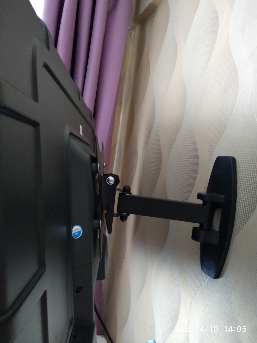 Фотография покупателя товара Кронштейн VLK TRENTO-5, для ТВ, наклонно-поворотный, 20-43", 58-258 мм от стены, черный - Фото 2