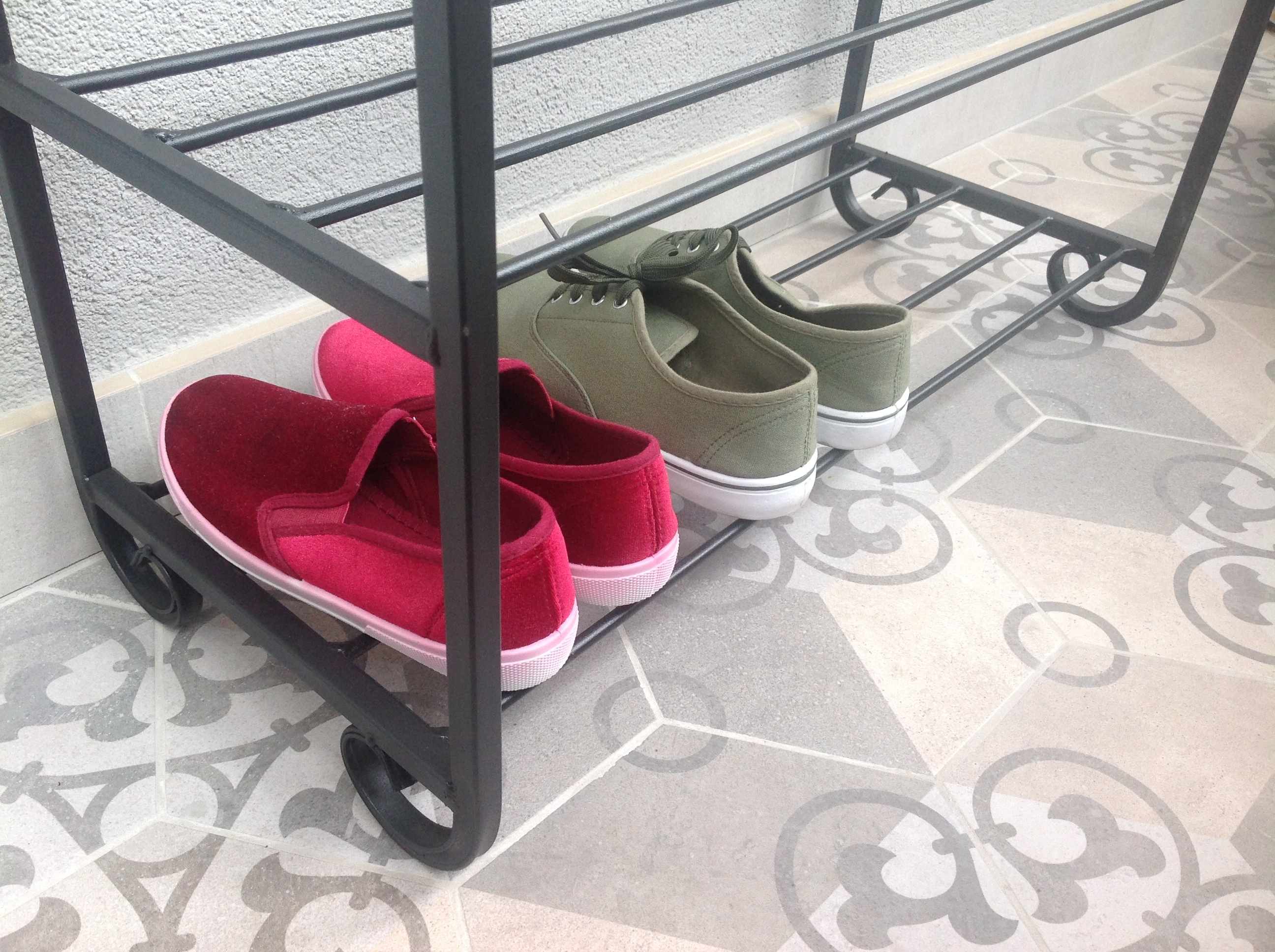 Фотография покупателя товара Подставка для обуви «Лиза», 3 яруса, 70×30×55 см, цвет чёрный - Фото 5