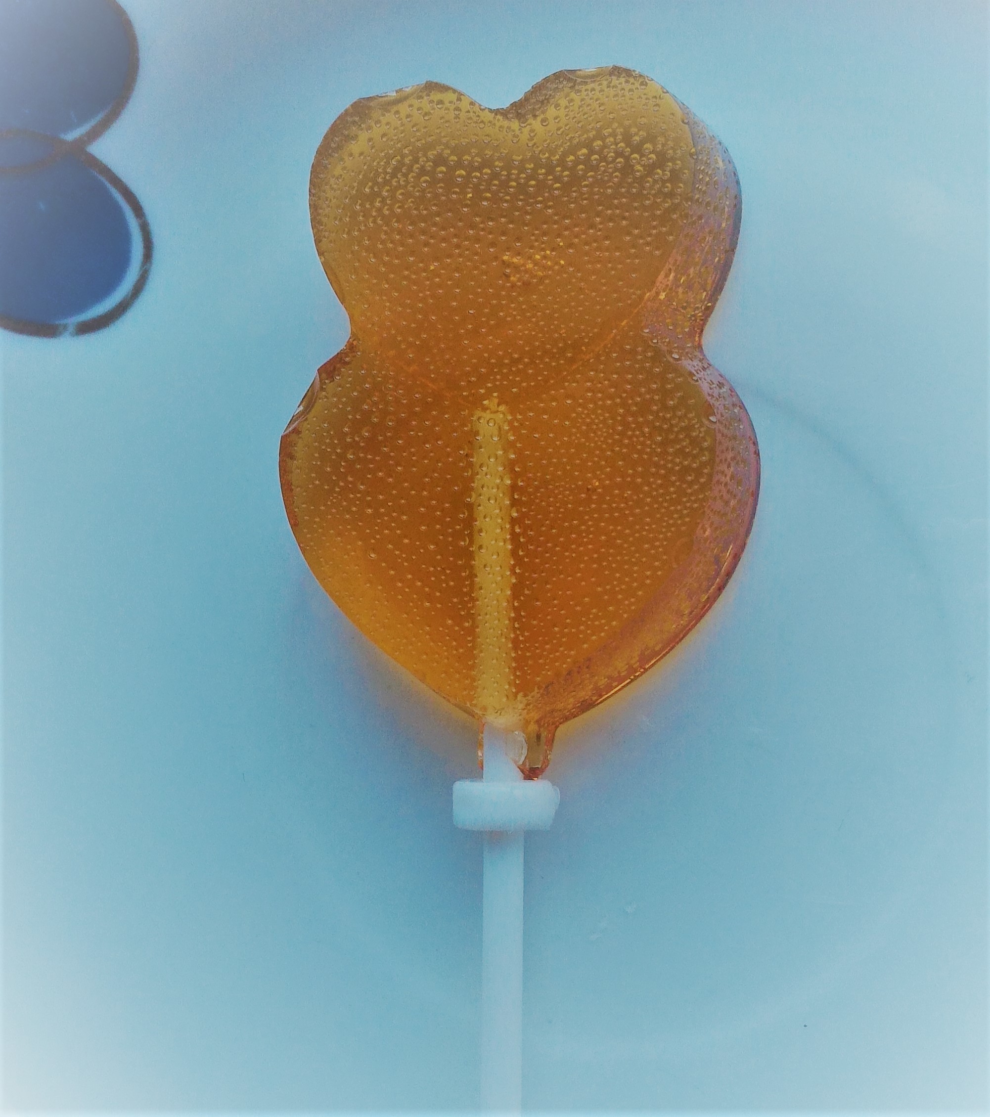 Фотография покупателя товара Форма для леденцов Доляна «Влюблённость», силикон, 9,5×24×1 см, 6 ячеек (4,2×3,3 см), с палочками, цвет МИКС - Фото 4