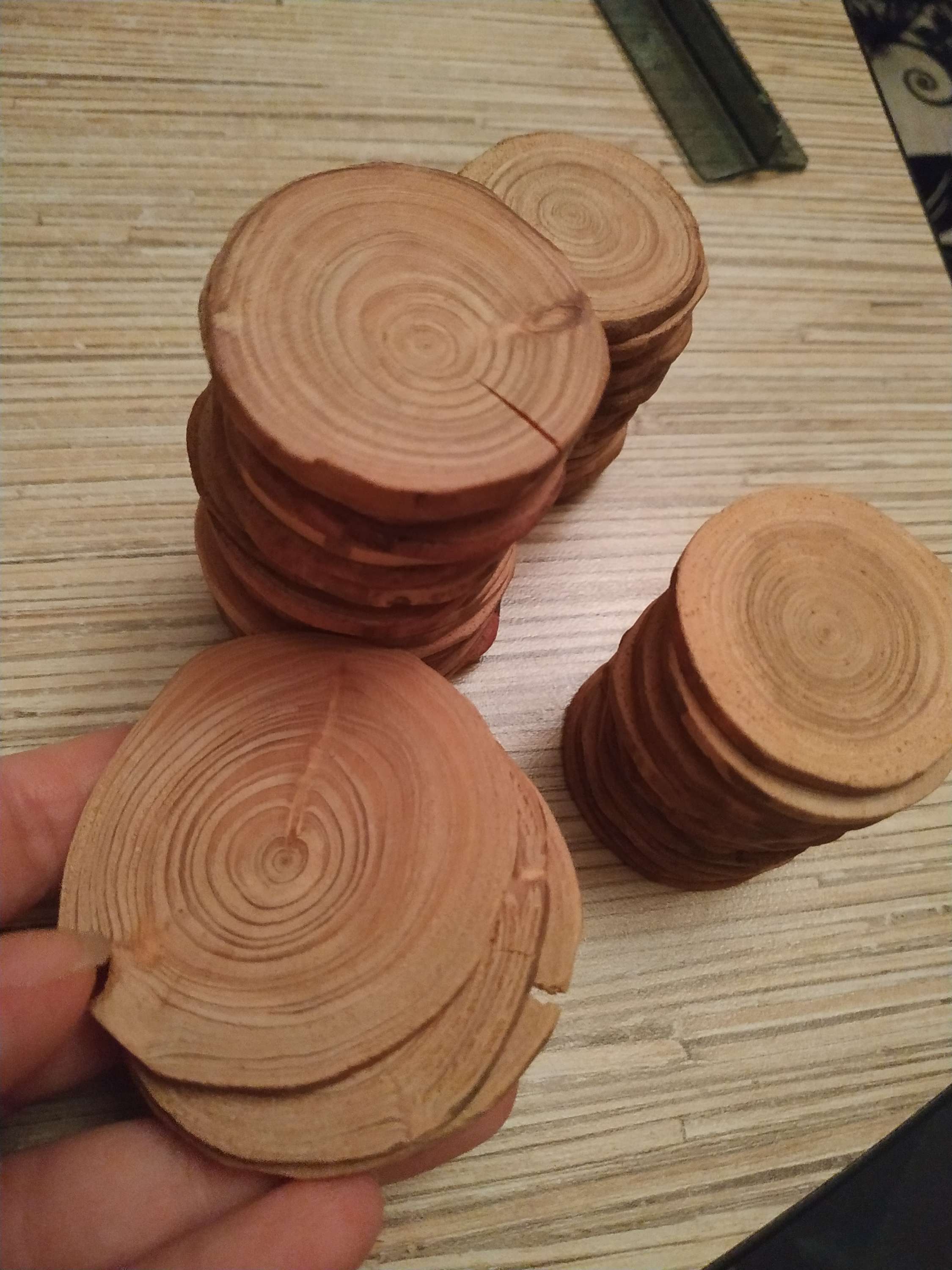 Фотография покупателя товара Спил дерева "Лиственницы", круглый, d=4-7 см, h=3,5 мм