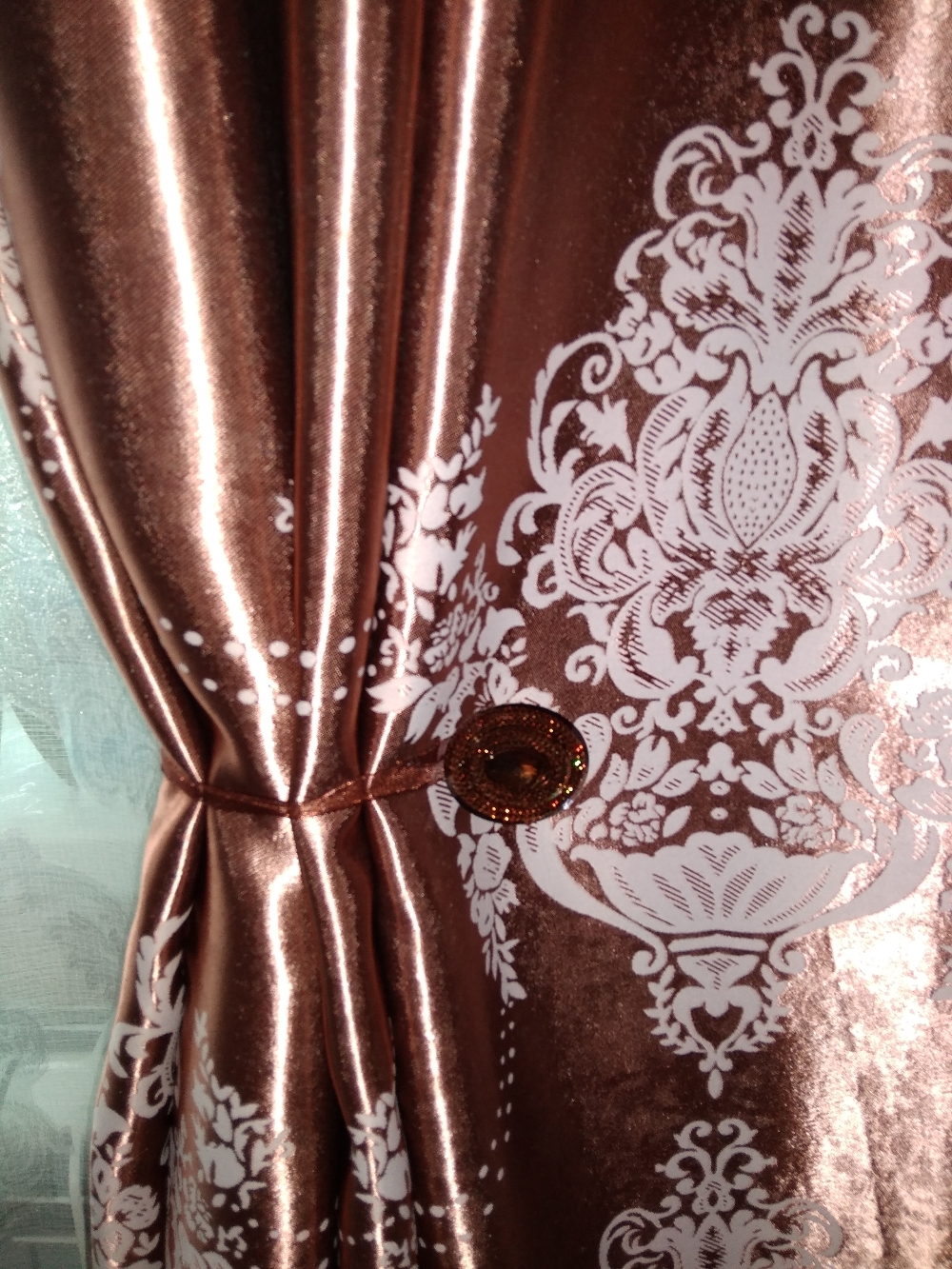 Фотография покупателя товара Подхват для штор «Блестящий овал», 4 × 5 см, цвет коричневый - Фото 2