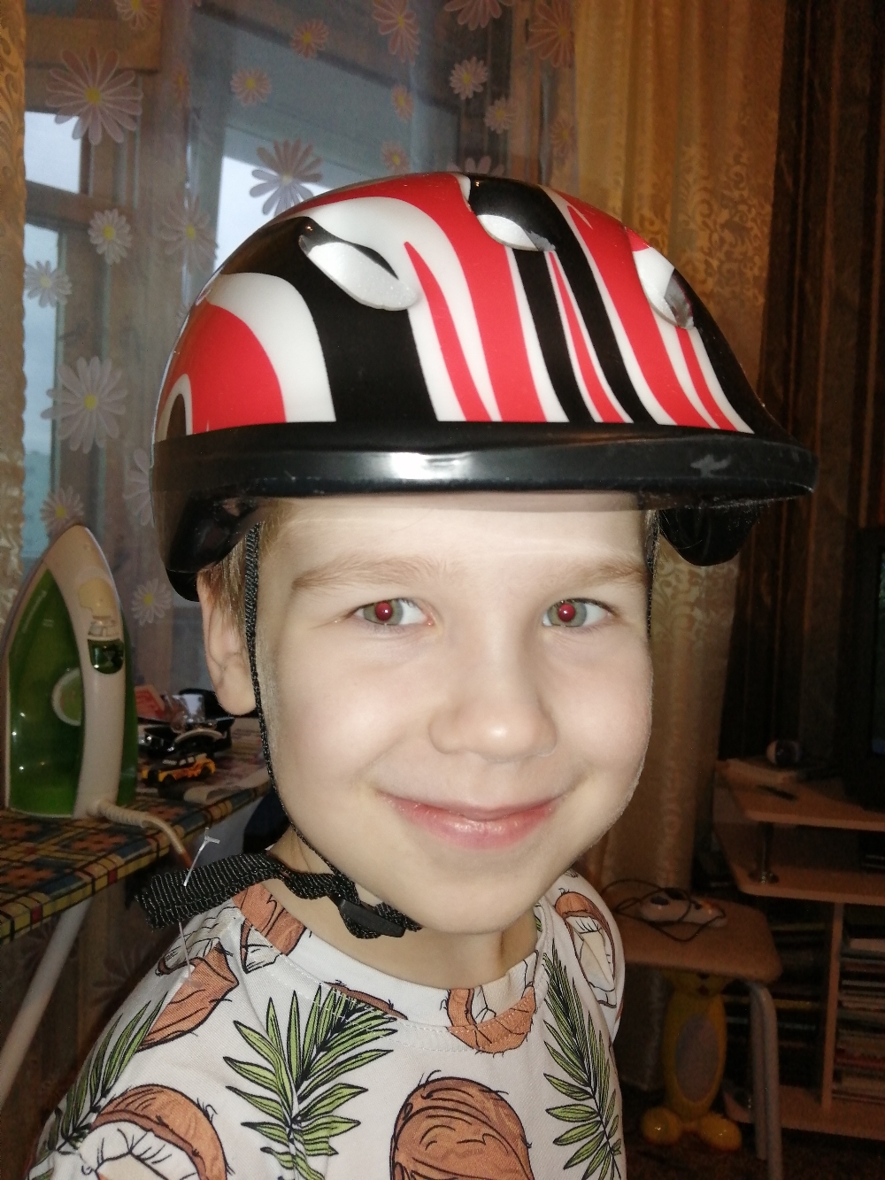 Фотография покупателя товара Шлем защитный детский ONLYTOP OT-H6, обхват 52-54 см, цвет чёрный - Фото 5