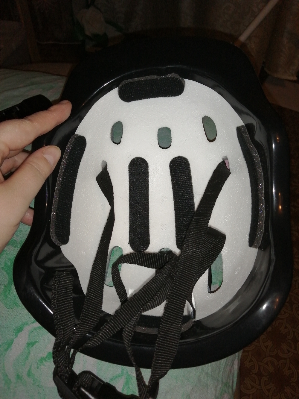 Фотография покупателя товара Шлем защитный детский ONLYTOP OT-H6, обхват 52-54 см, цвет чёрный - Фото 4
