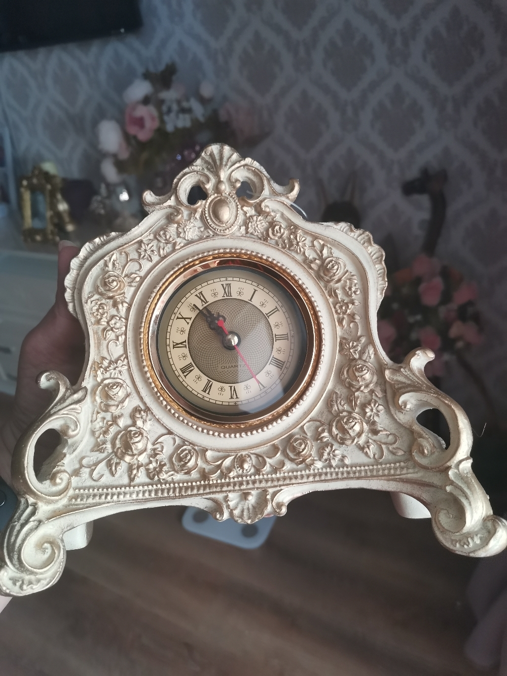 Фотография покупателя товара Часы настольные "Каминные", цвет  белый с позолотой, 21х19х6.5 см