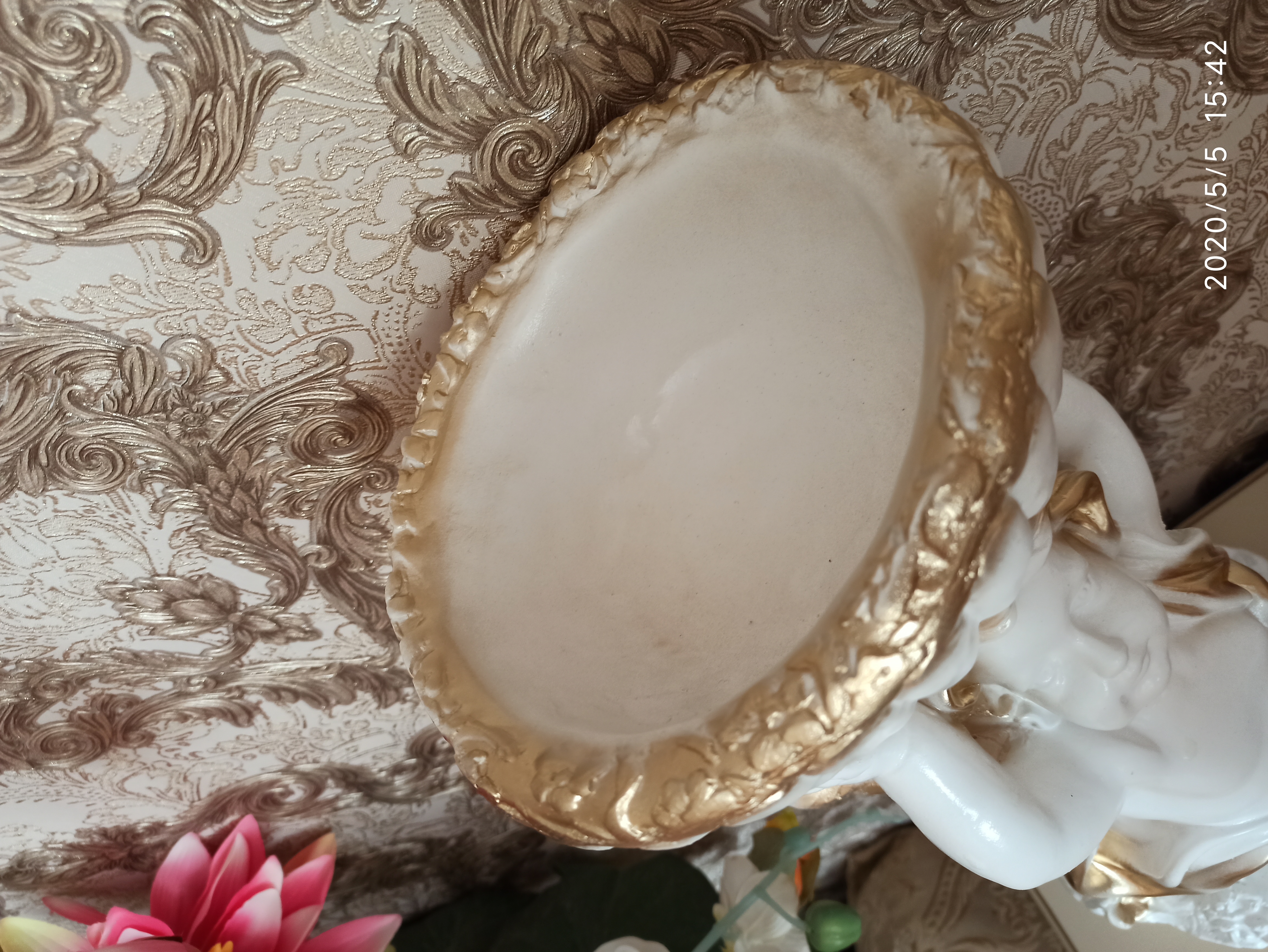 Фотография покупателя товара Статуэтка-кашпо "Ангел с чашей в руках", бело-золотистый, 22*24*52 см