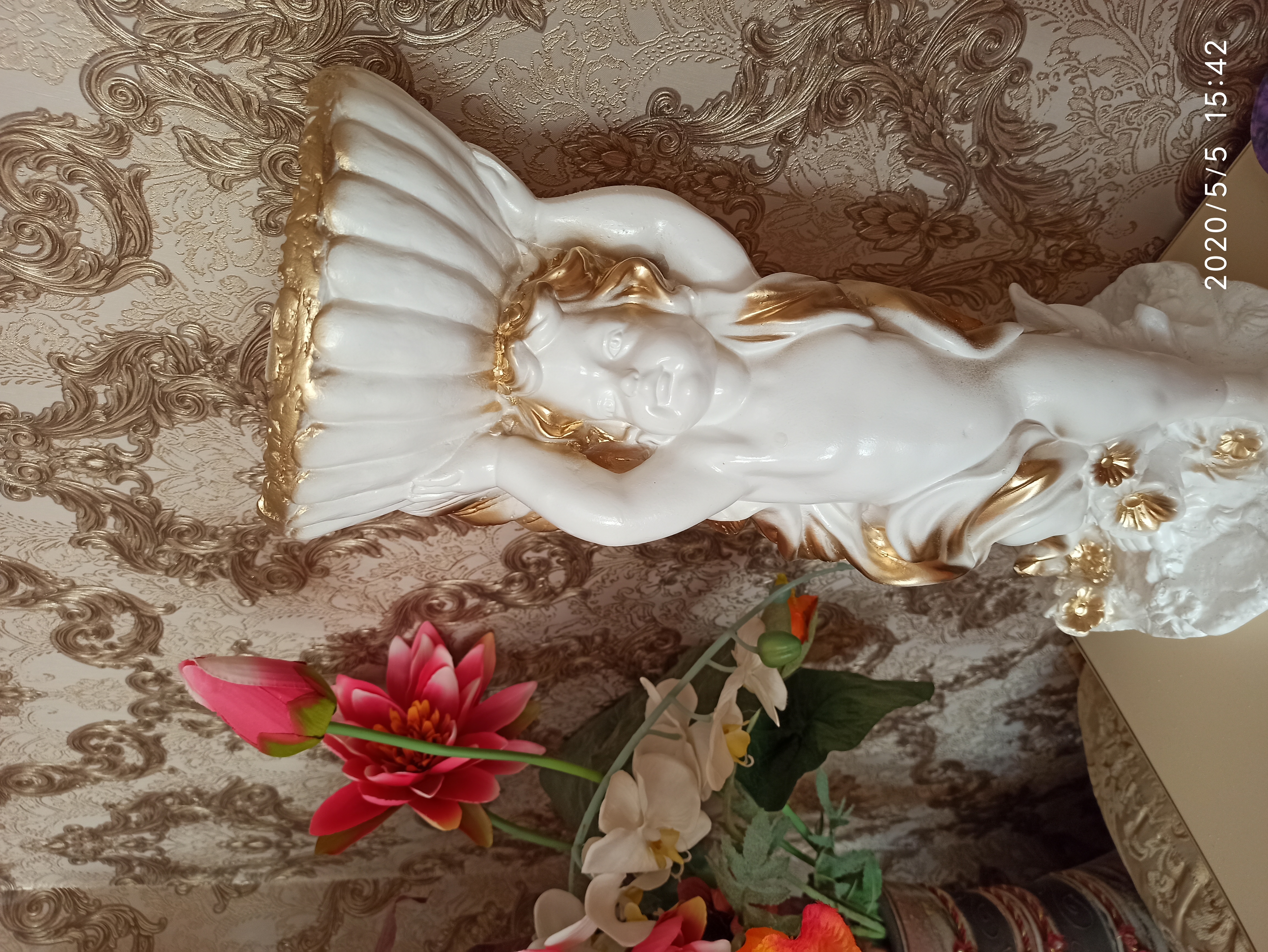 Фотография покупателя товара Статуэтка-кашпо "Ангел с чашей в руках", бело-золотистый, 22*24*52 см