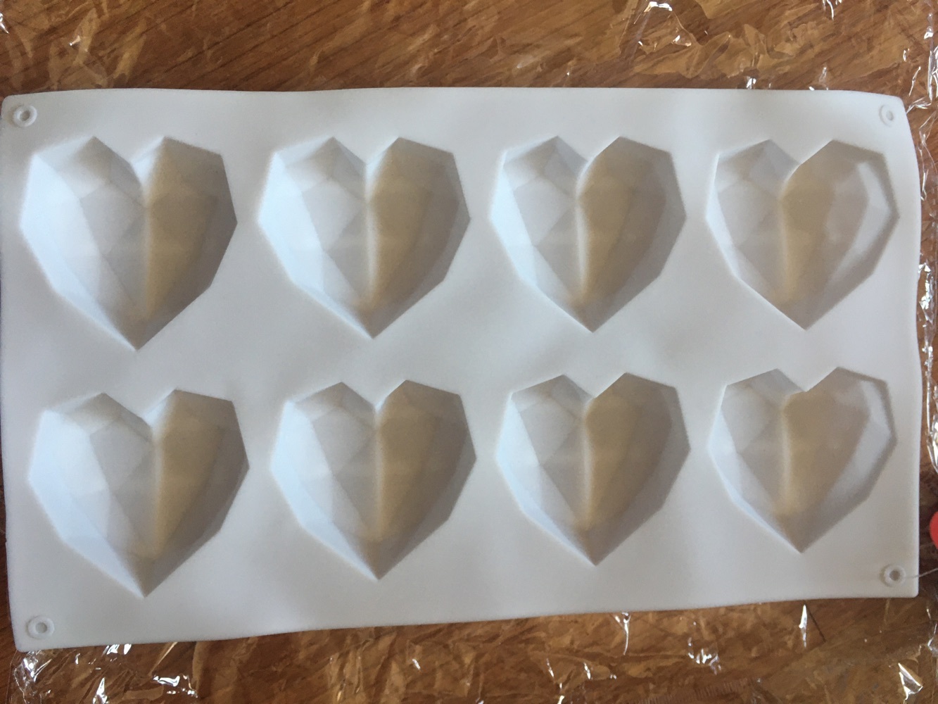 Фотография покупателя товара Форма для муссовых десертов и выпечки Доляна «Сердце. Геометрия», 29×17×2 см, 8 ячеек (6,5×6,3 см), цвет белый - Фото 14