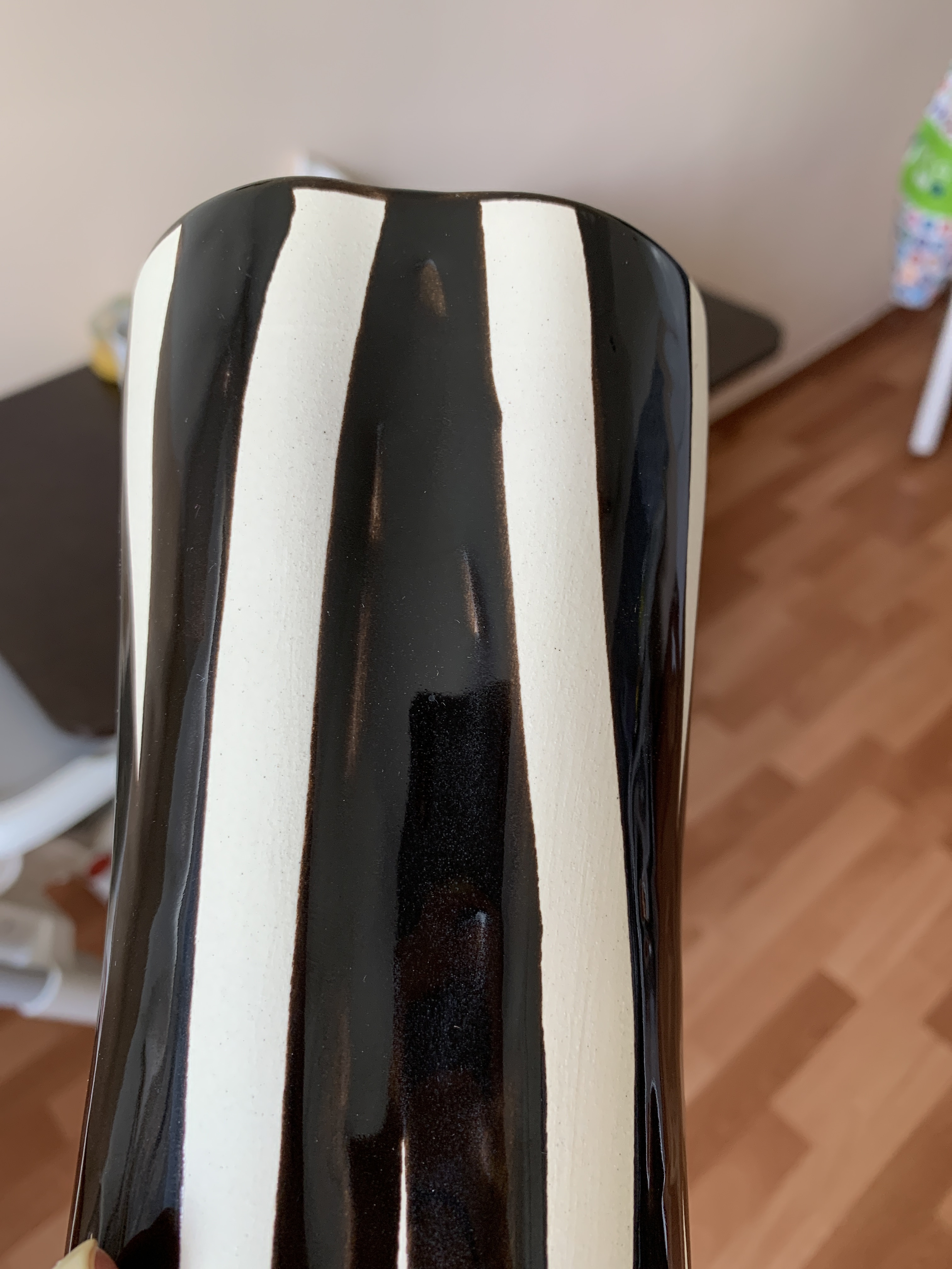 Фотография покупателя товара Ваза керамическая "Виола", настольная, зебра, чёрно-белая, 41 см